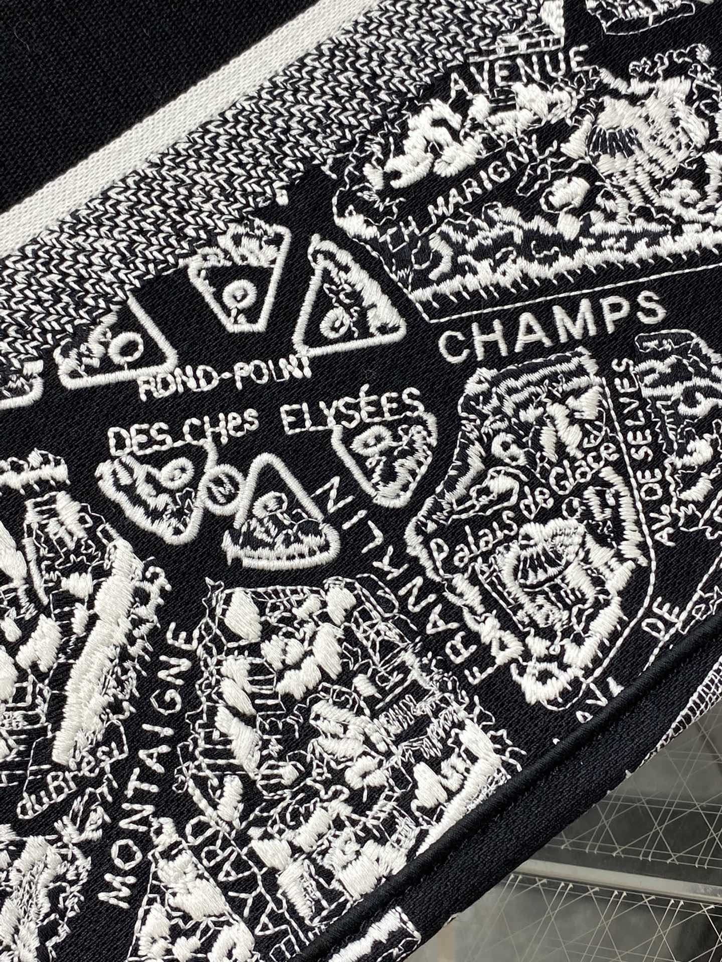 Handbag Dior size 42*18*35 cm - vstockx