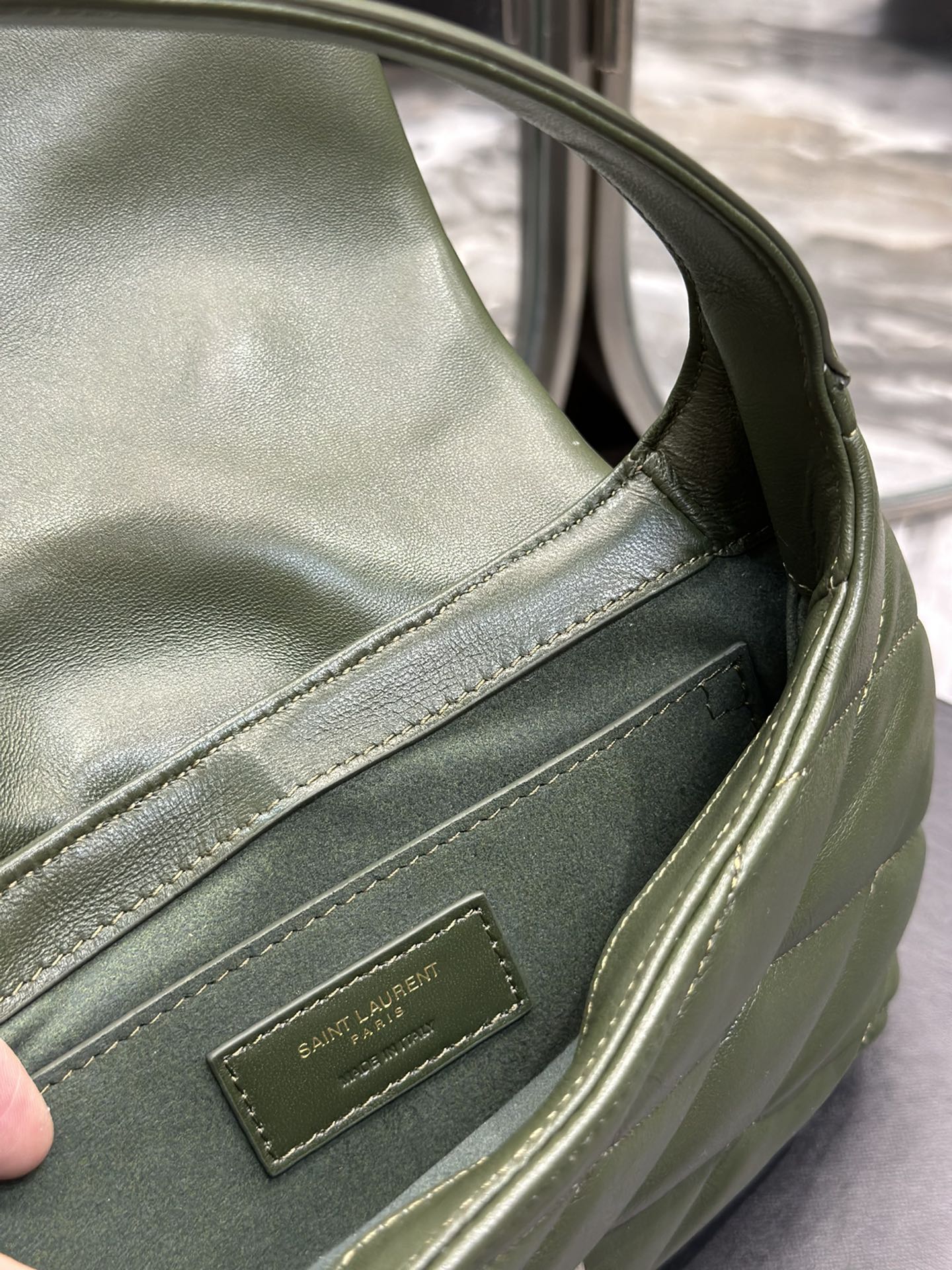 Handbags SAINT LAURENT 698567 size 24  18  5.5 cm - vstockx