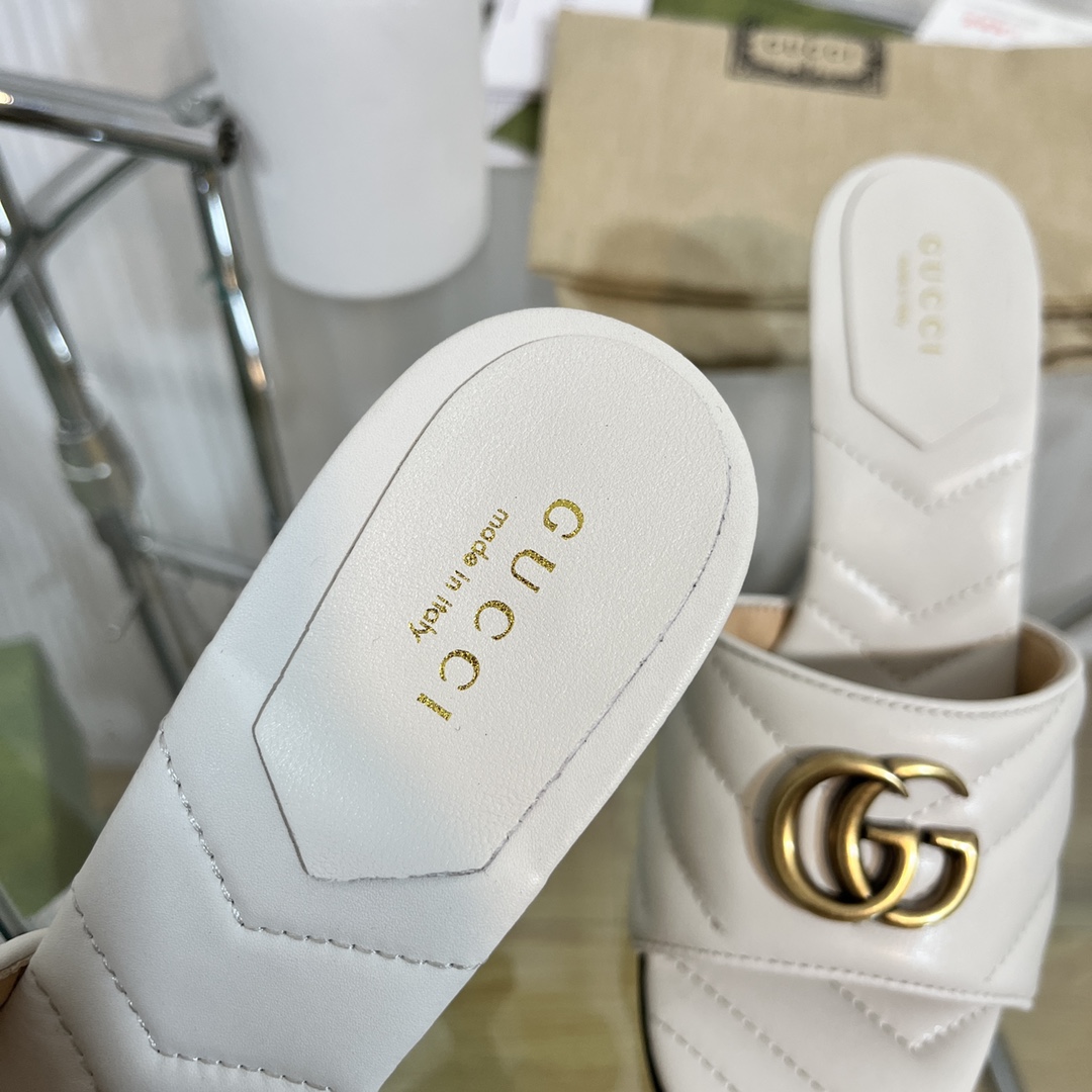 Gucci Women's Double G slide sandal WOMEN 7 - vstockx