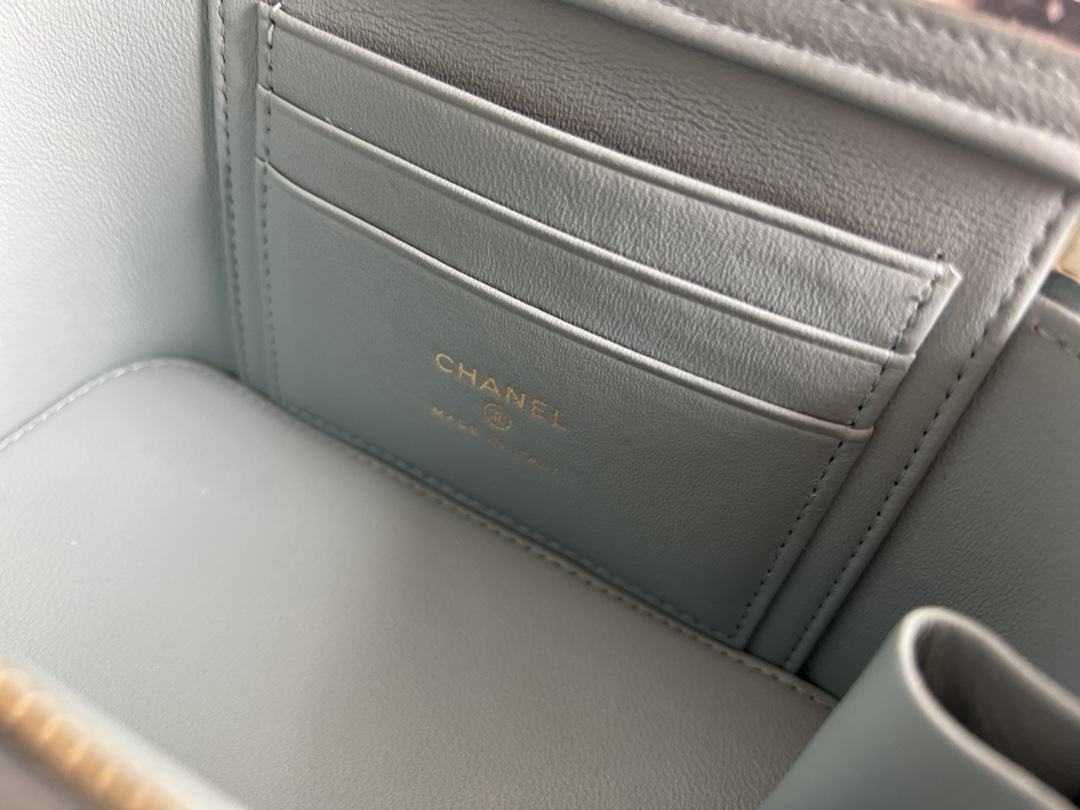 Handbag Chanel AP2199 size 17cmx9.5cmx8 cm - vstockx