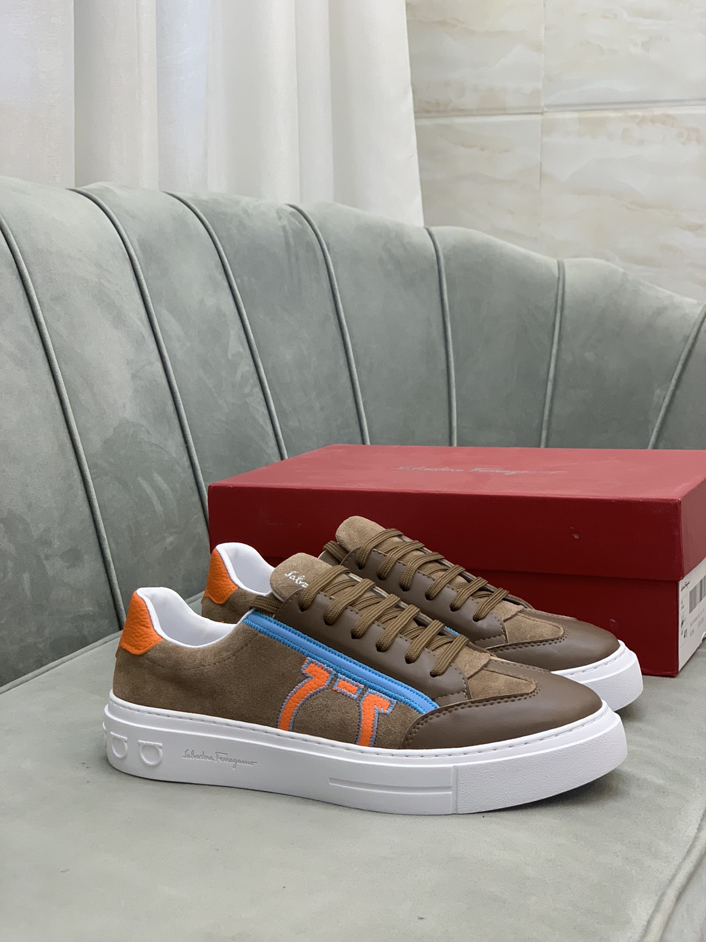 Salvatore Ferragamo Gancini Sneaker 13 - vstockx