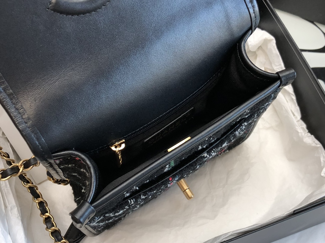 Handbag Chanel size *. * - vstockx
