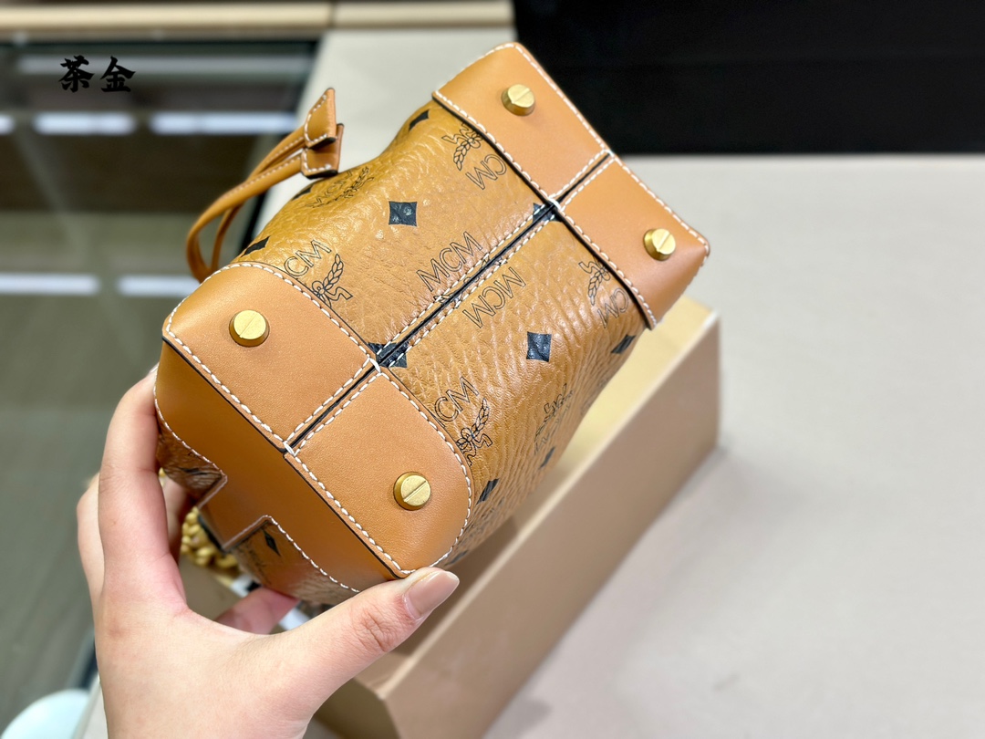 Handbags MCM mom size:16*21 cm - vstockx