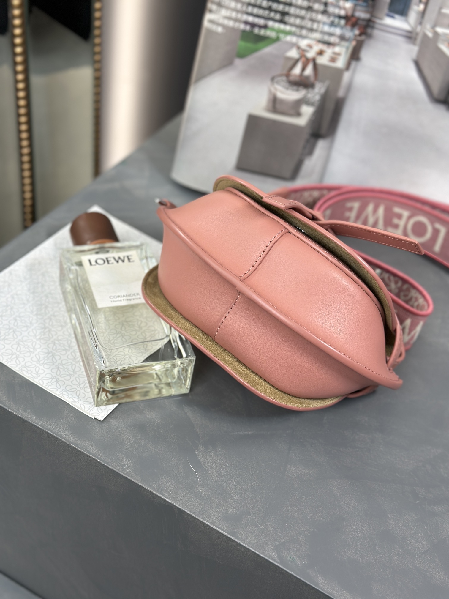 Handbags LOEWE   size:15*12.5*9cm - vstockx