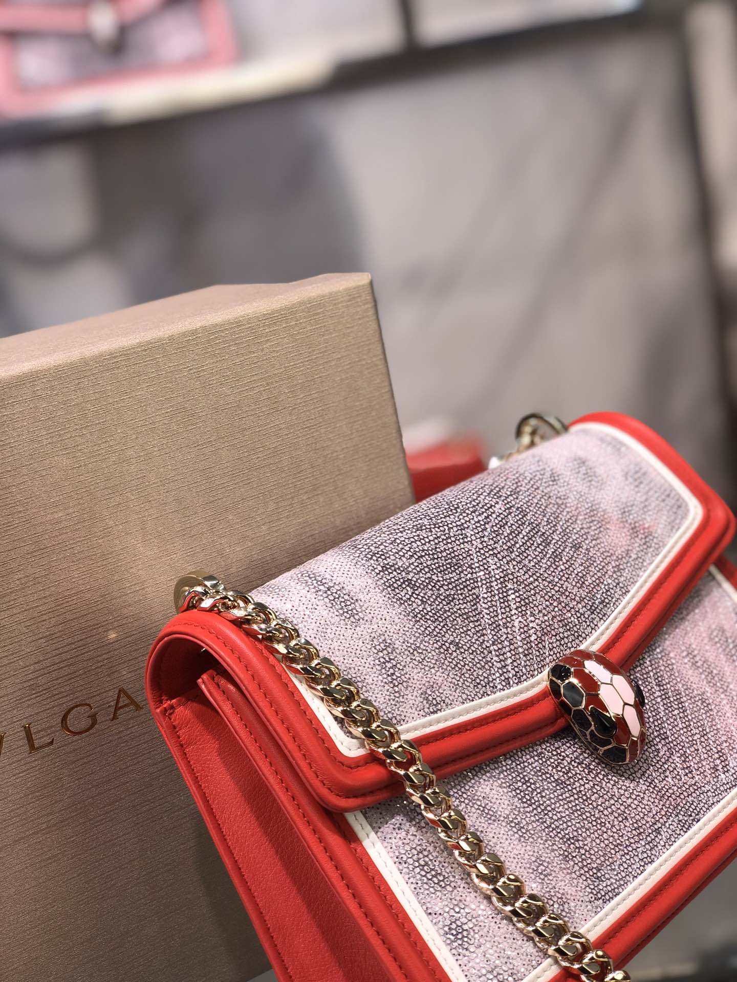 Handbags Bvlgari 287656 size:24*16*6.5 cm - vstockx