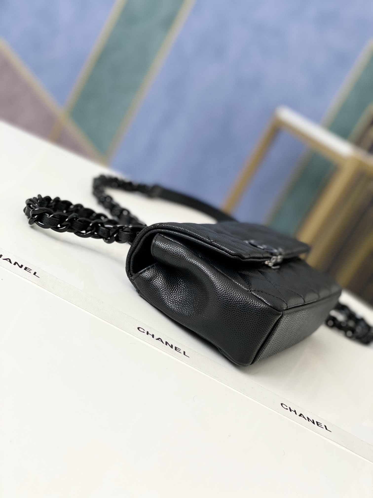 Handbag Chanel 2302 size 20x12.5x6 cm - vstockx