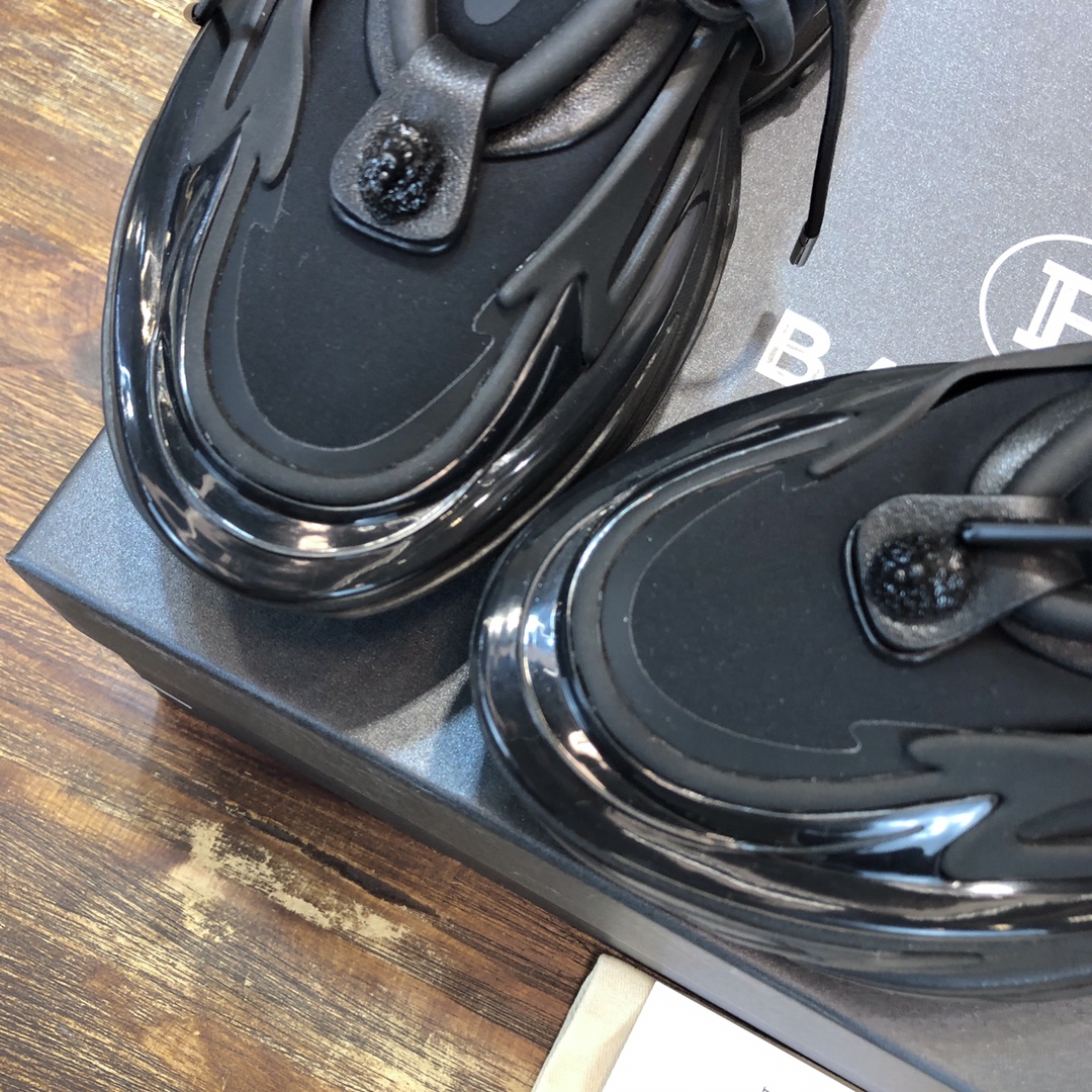 Balmain Unicorn Low-Top Black - vstockx