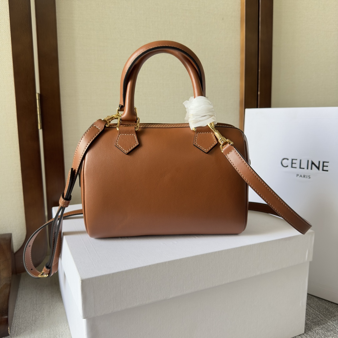 Handbags CELIN 197582 size:19.5  14  7.5 cm - vstockx