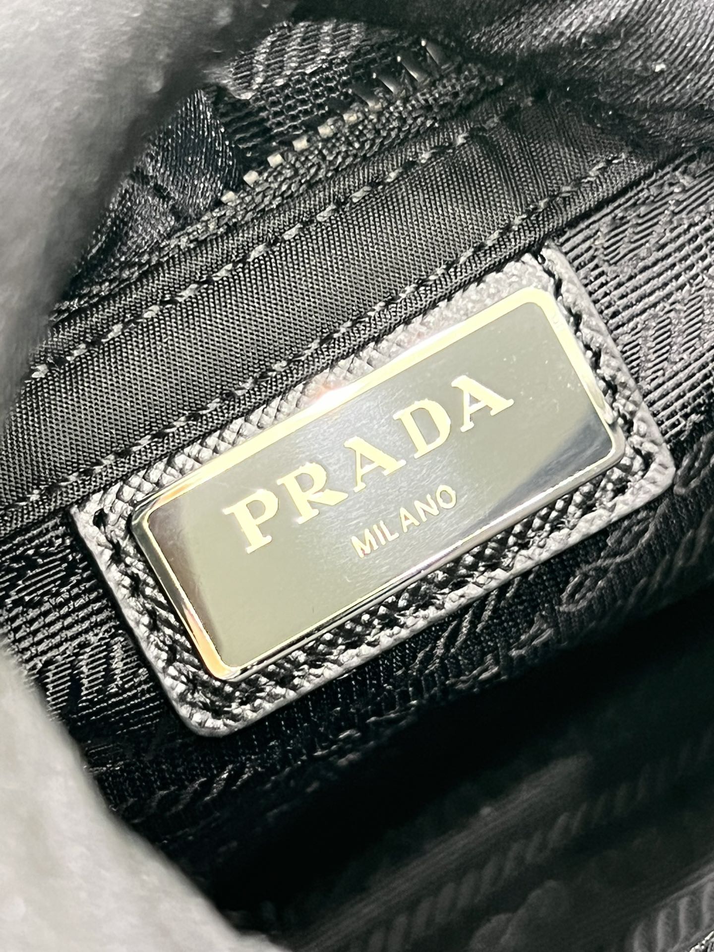 handbags prada 2VD034 22*16*8.5 - vstockx