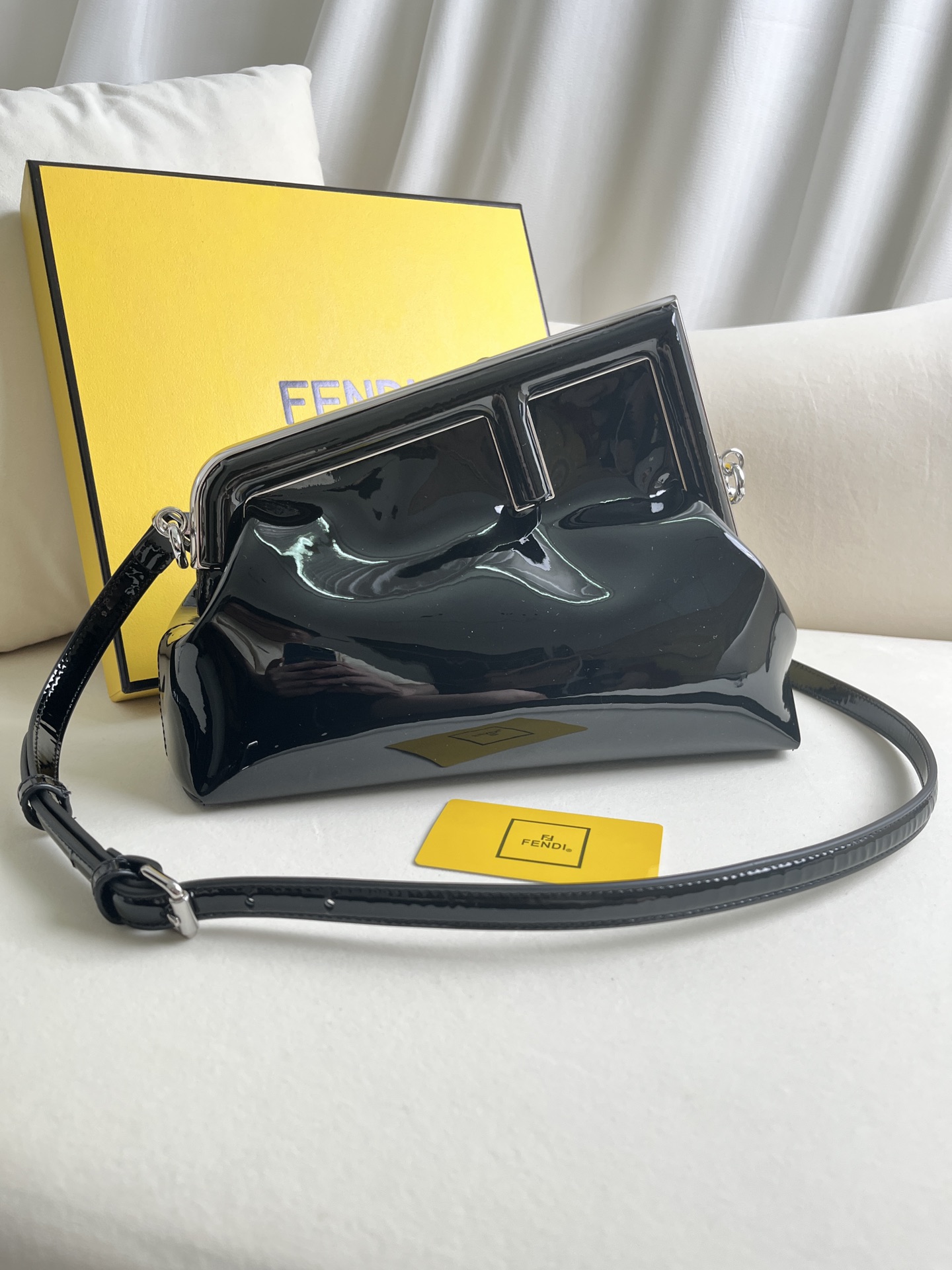 handbags FENDI 129 size:26 - vstockx