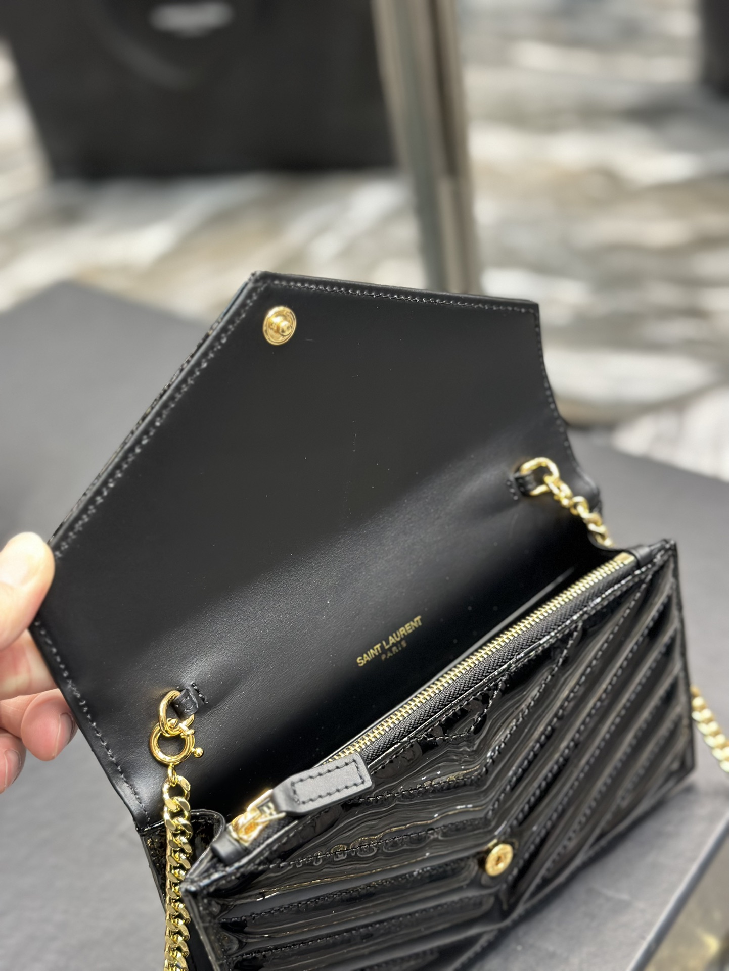 Handbags SAINT LAURENT 393953 size 19x11.5x4 cm - vstockx