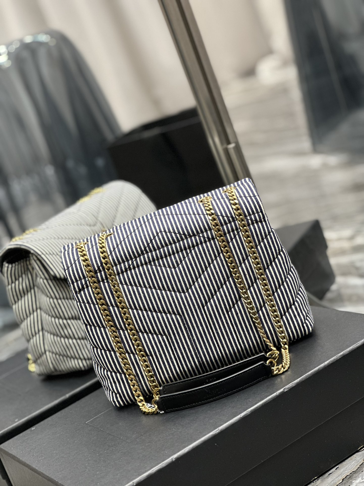Handbags SAINT LAURENT 494699 size 25  17  9 cm - vstockx