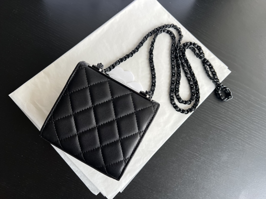 Handbag Chanel 81633 size 11cmx11cmx5 cm - vstockx