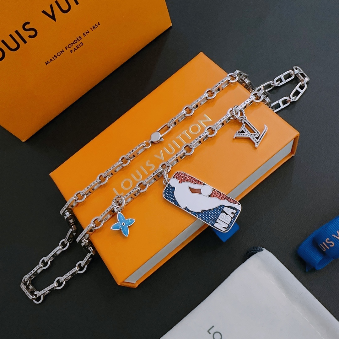 Jewelry Louis Vuitton 375 - vstockx