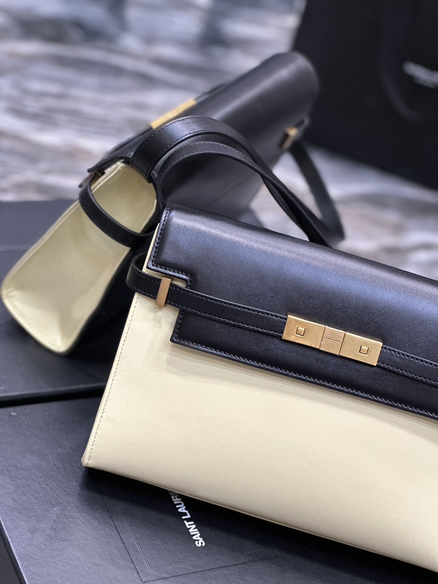 Handbags SAINT LAURENT 675626 size 24x17.5x6 cm - vstockx
