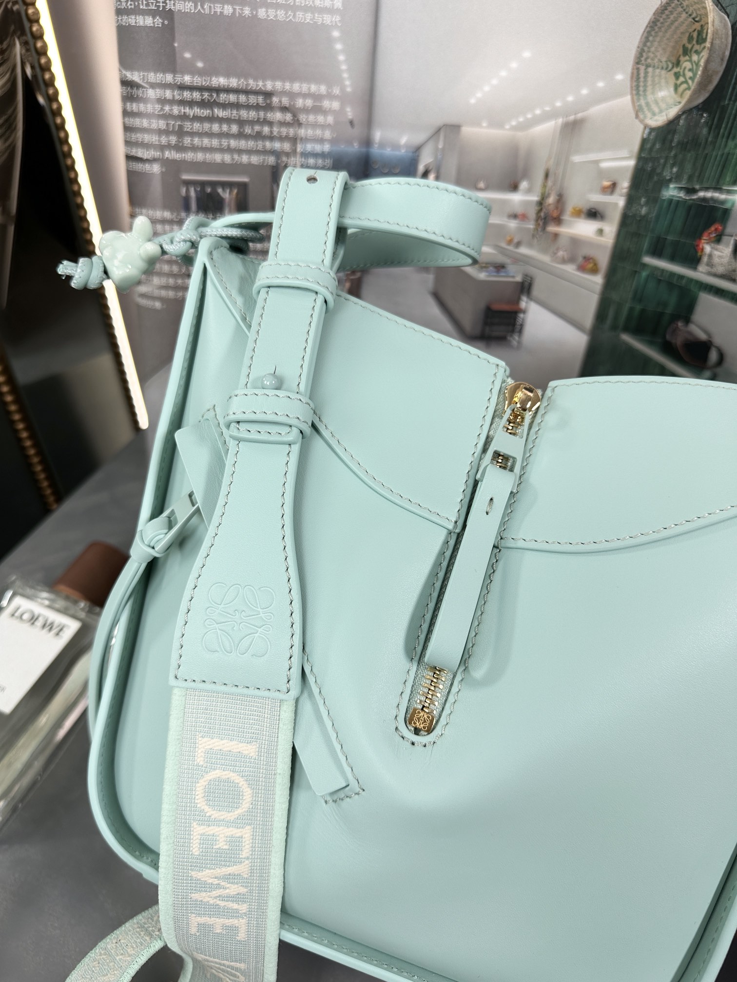 Handbags LOEWE  size:20.8-19.5-14.4 cm - vstockx