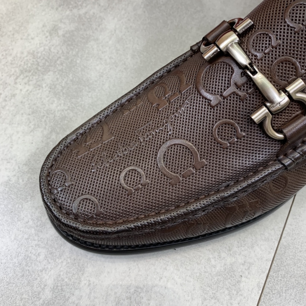 Salvatore Ferragamo Boots 13 - vstockx