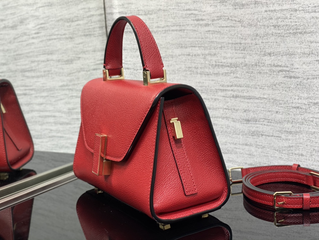 Handbag VALEXTRA size '**' - vstockx