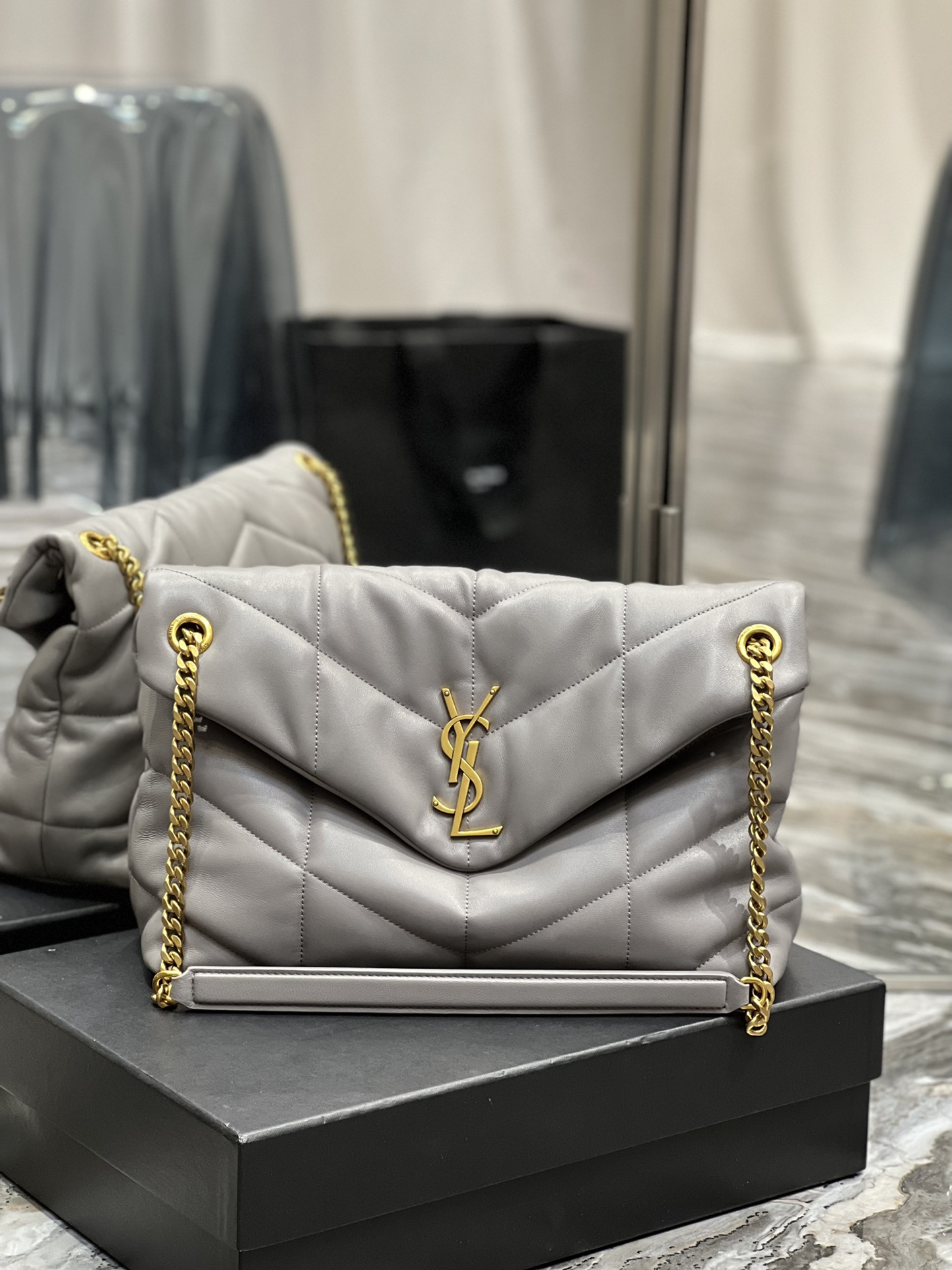Handbags SAINT LAURENT 577475 size 35x23x13.5 cm - vstockx