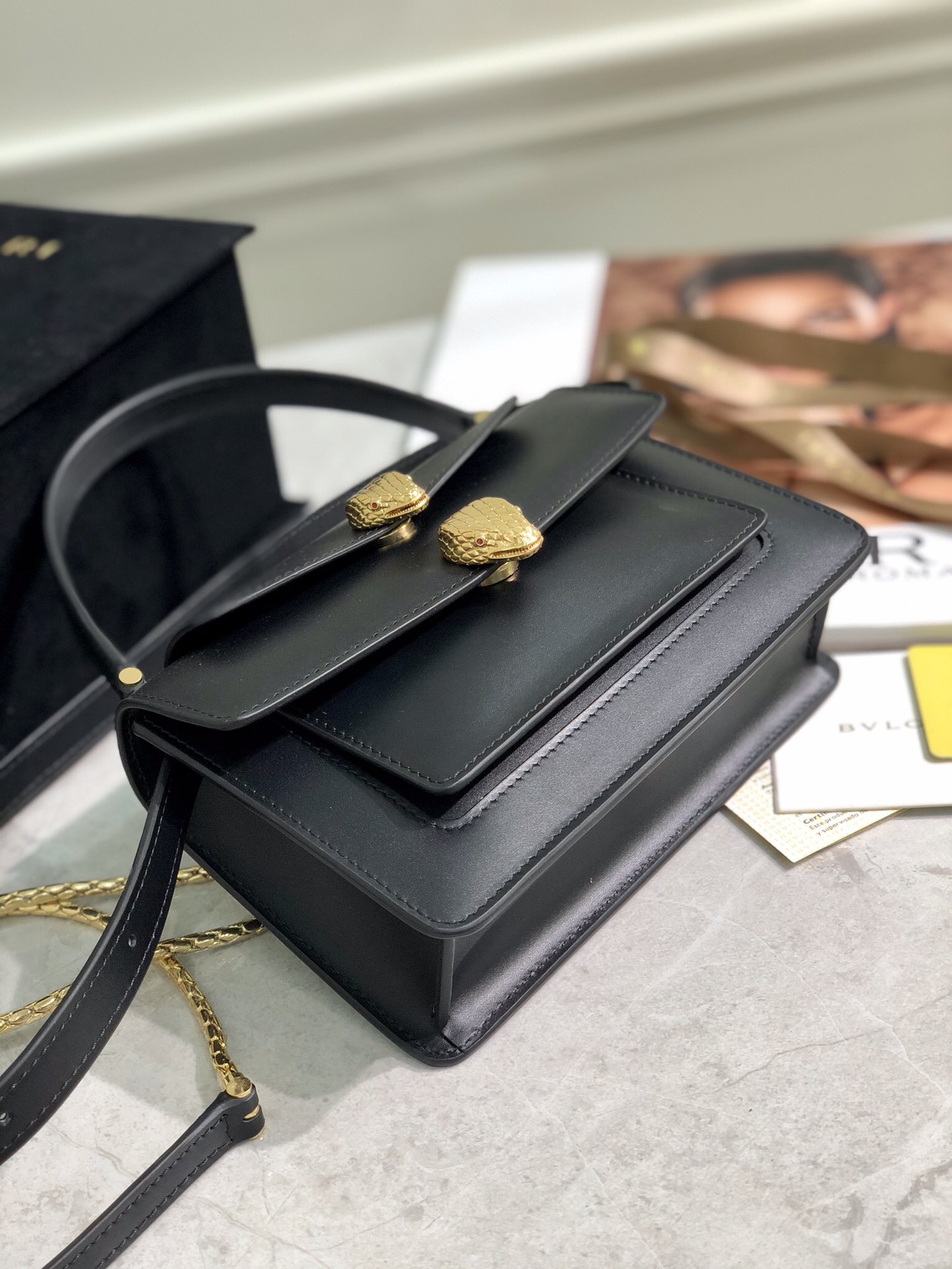 Handbags Bvlgari 288739 size:18.5*13*6.5 cm - vstockx