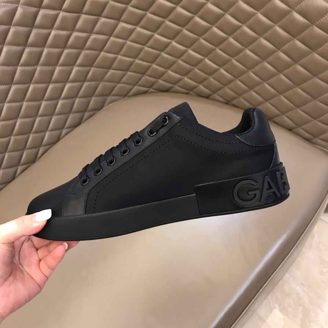 Dolce & Gabbana Low Tops Sneakers 117 - vstockx