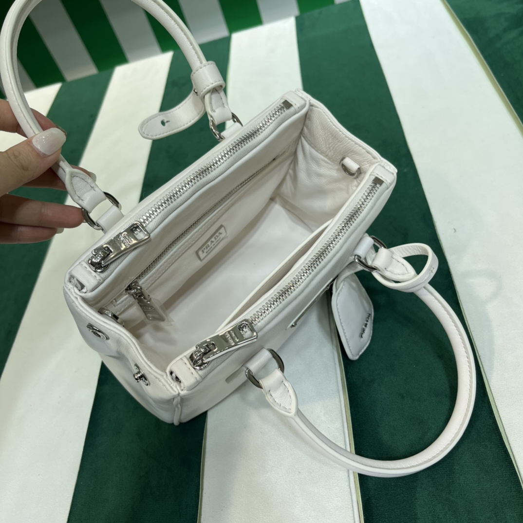 Handbags Prada 1BA906 size:20*14.5*9.5 cm - vstockx