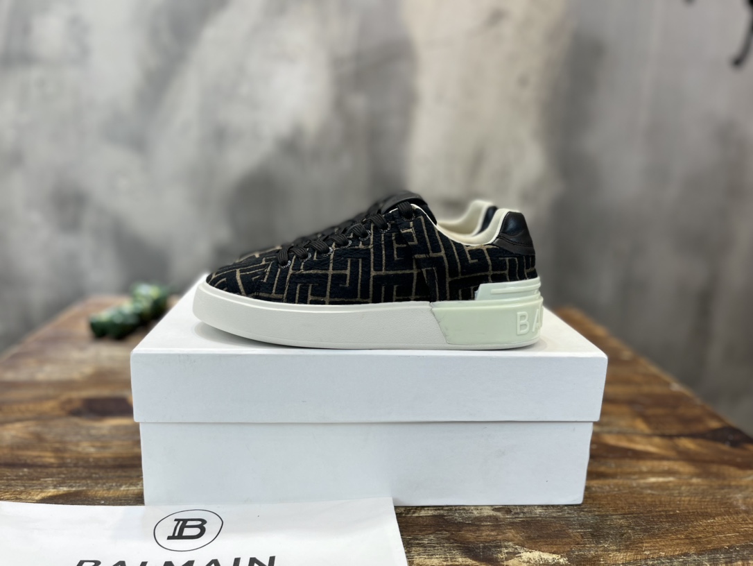 Balmain B-Court sneaker 44 - vstockx