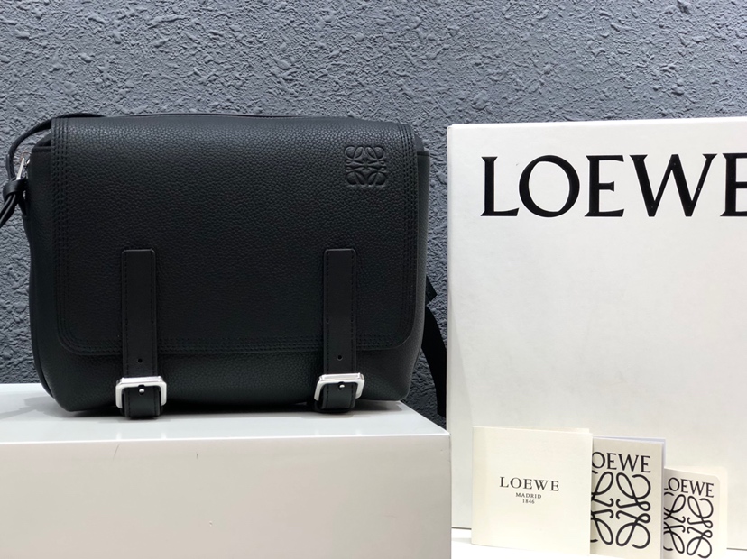Handbags LOEWE ykk size:23x18x9 cm - vstockx