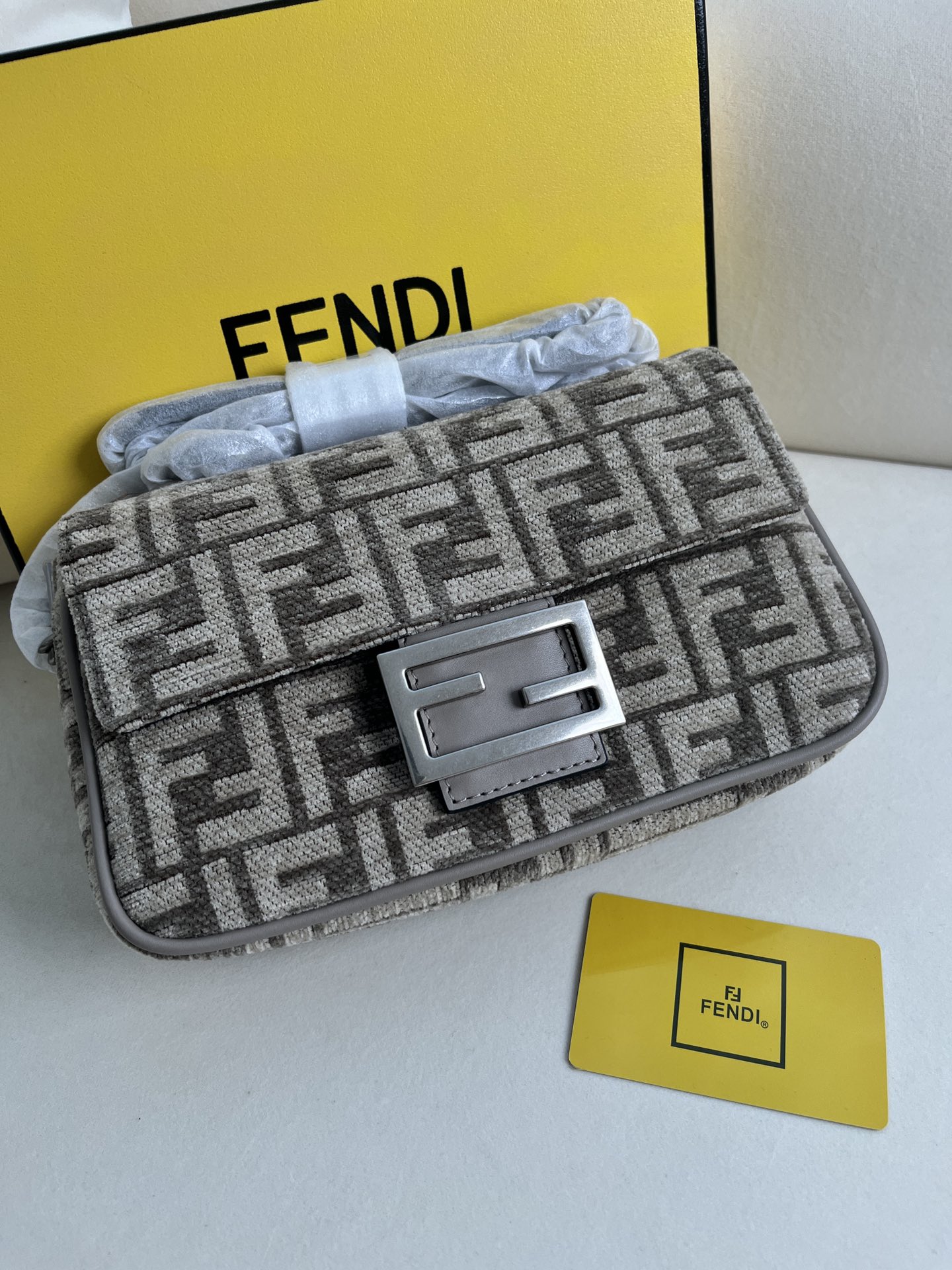 handbags FENDI 232 size:24*14*7cm - vstockx