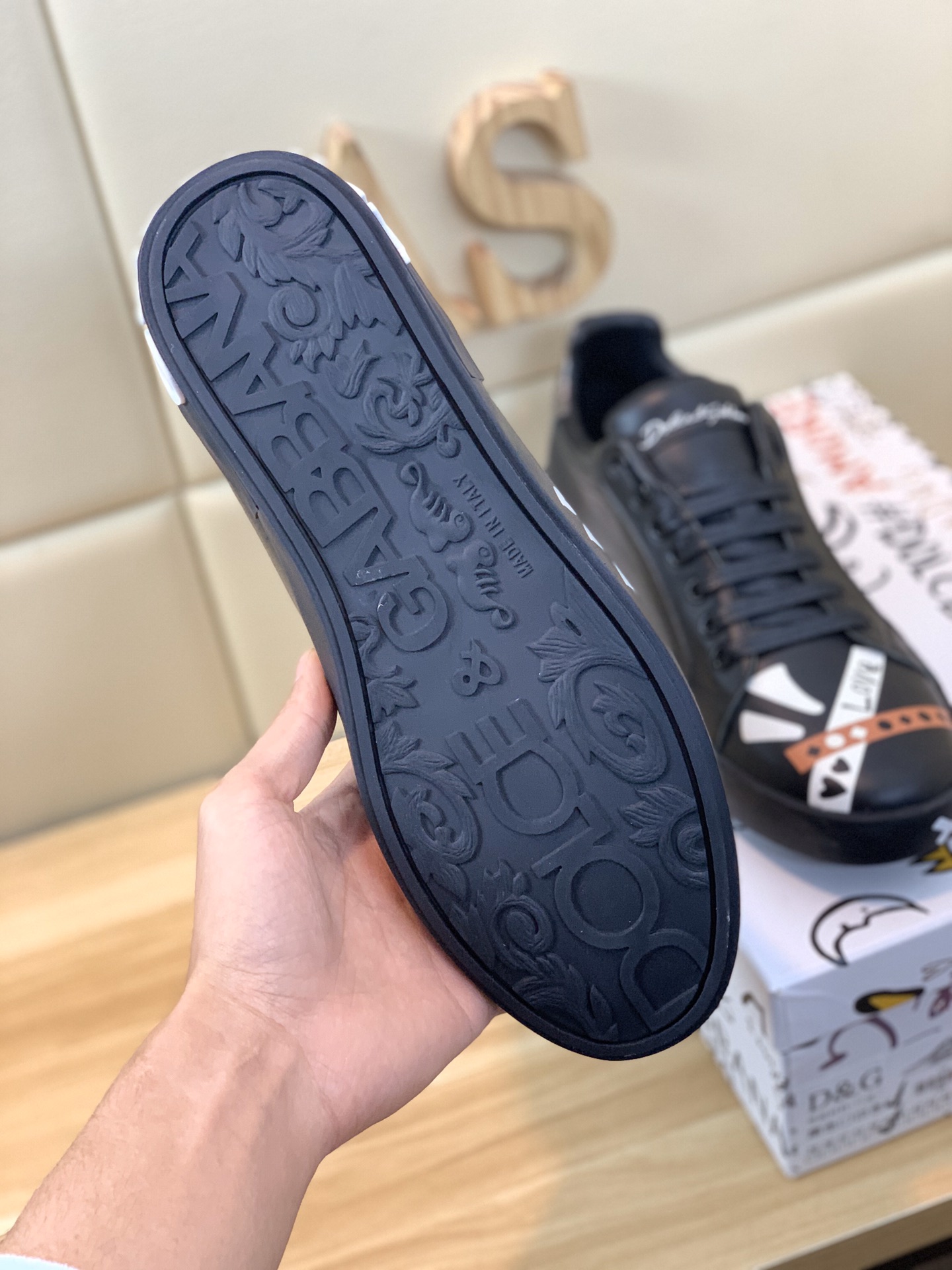 Dolce & Gabbana Low Tops Sneakers 124 - vstockx