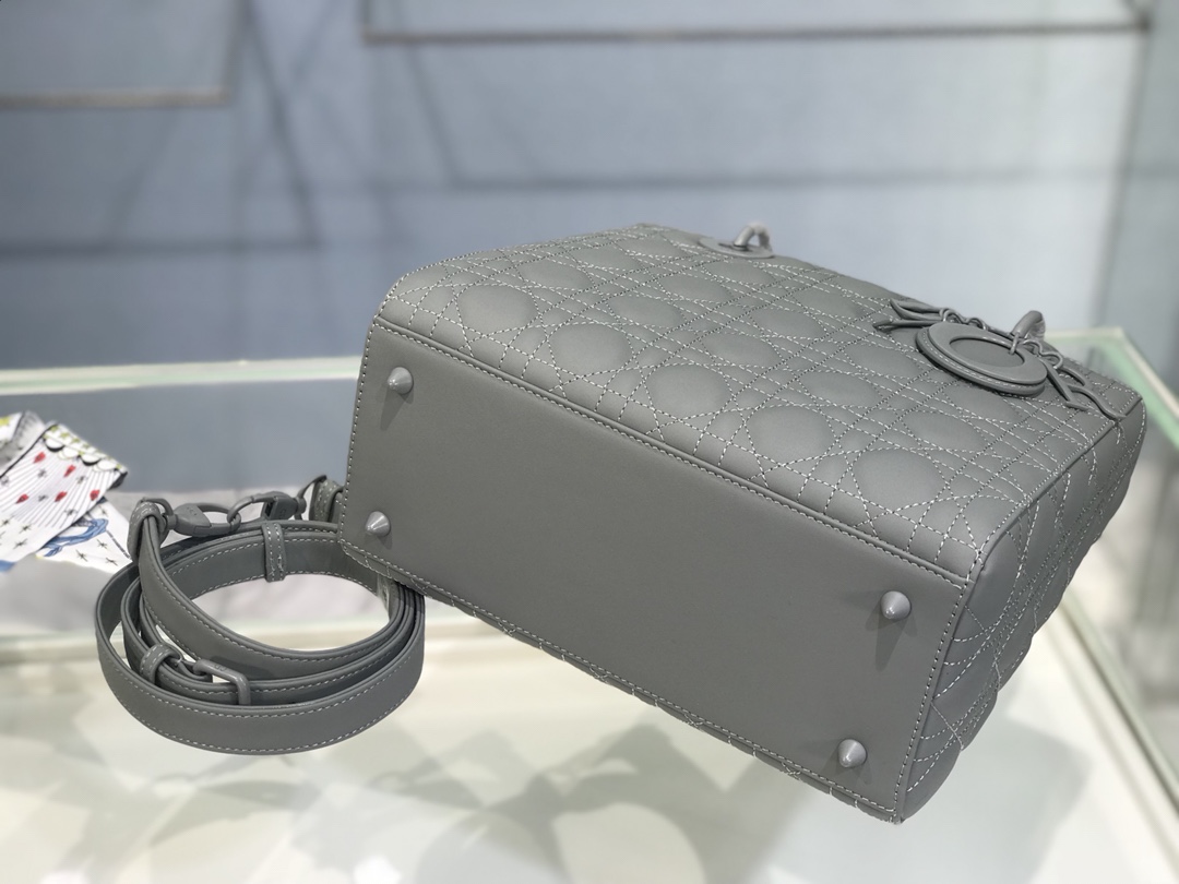 Handbag Dior 6605 size 24 cm - vstockx