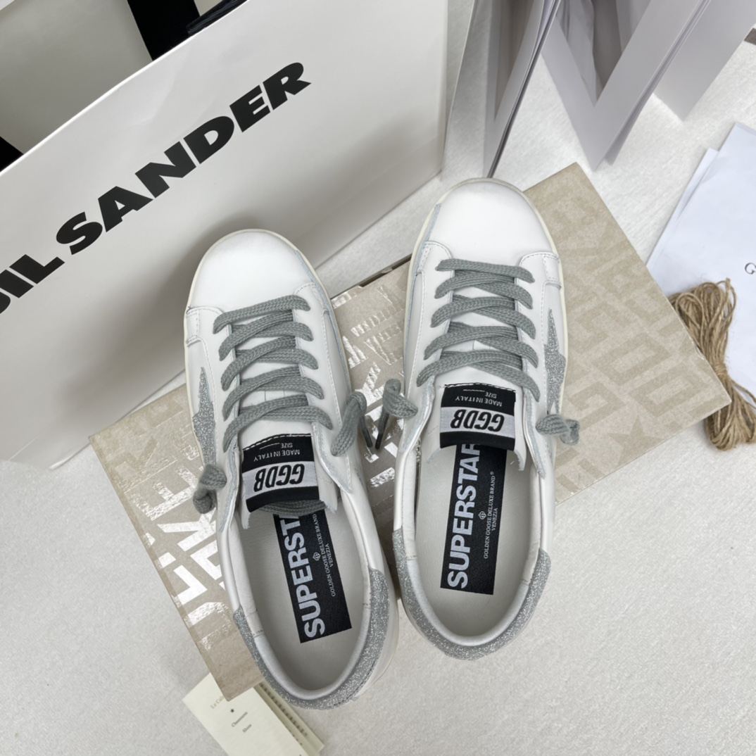 Golden Goose Superstar distressed-finish sneakers 30 - vstockx