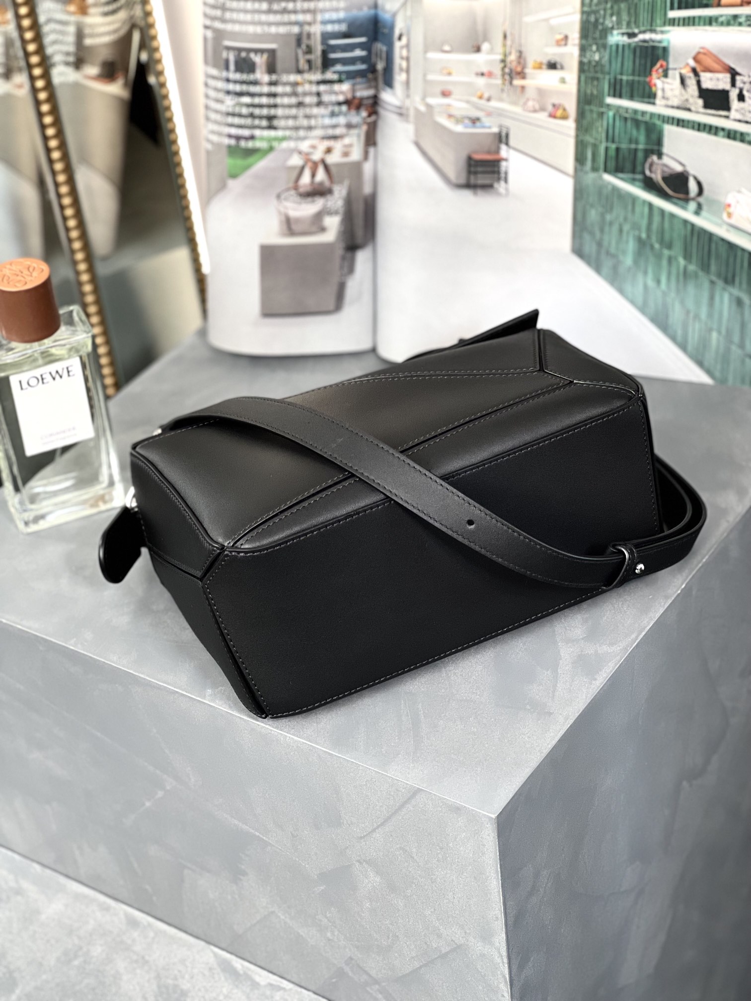 Handbags LOEWE ZP size:2414-11 cm - vstockx