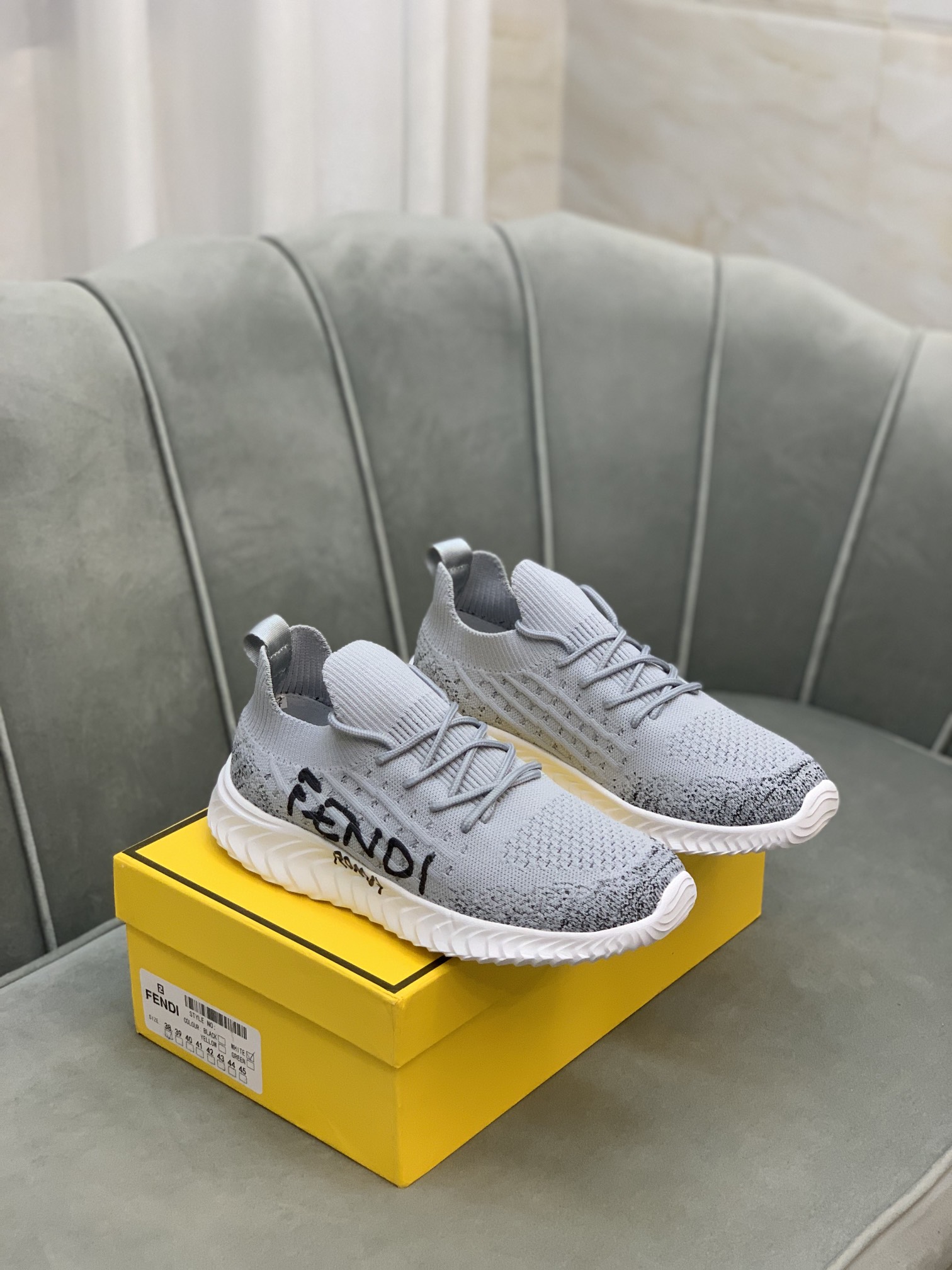 Fendi Low Top Sneakers 1 - vstockx