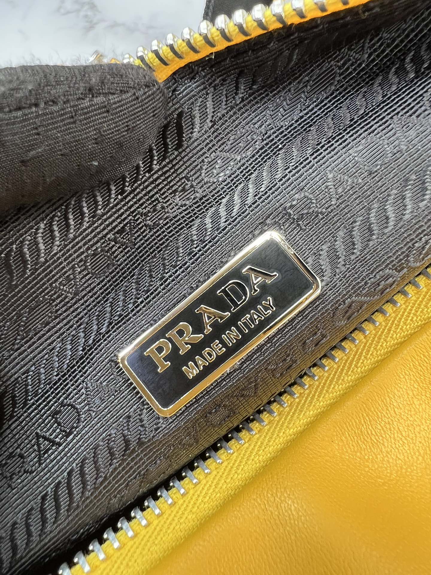 handbags prada 1BH190 26*14*12 - vstockx