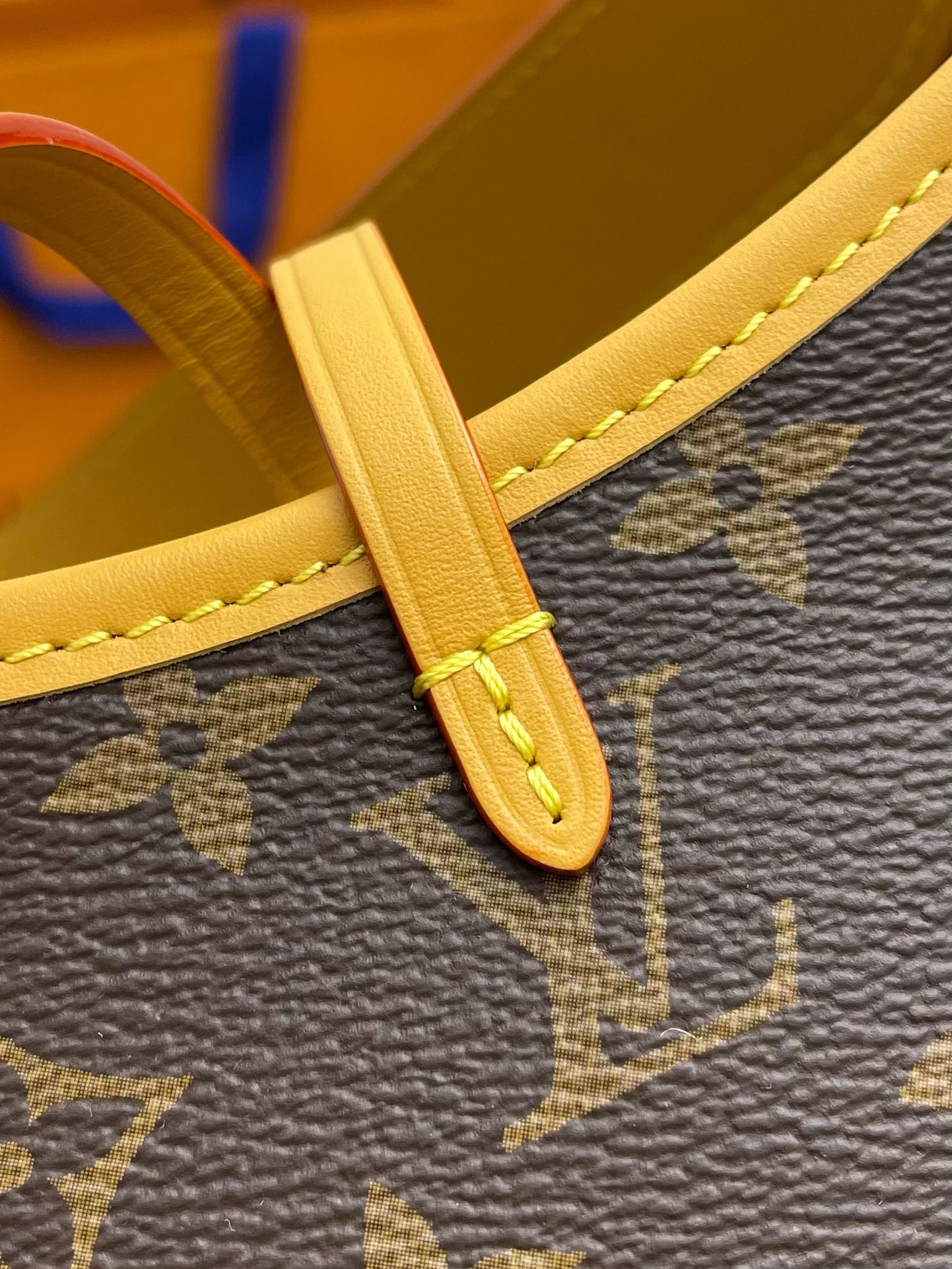 Handbags Louis Vuitton M46203 size:29*24*12 cm - vstockx