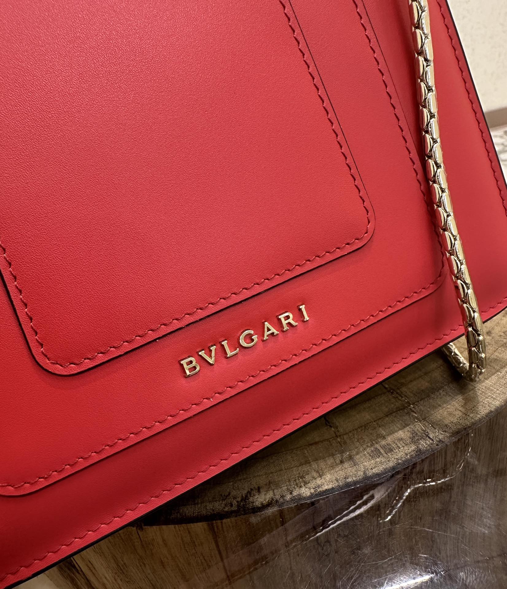 Handbags Bvlgari Serpenti Forever 35107 size:20*15*5 cm - vstockx