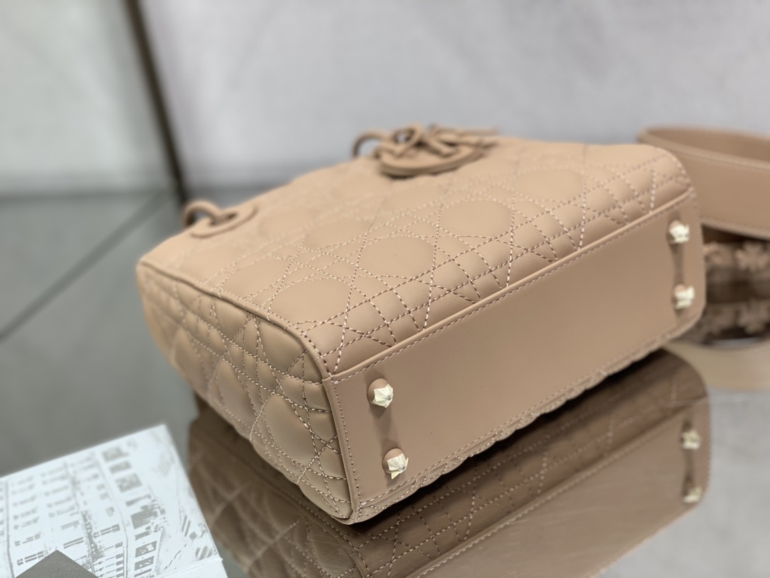 Handbag Dior size 20 cm - vstockx