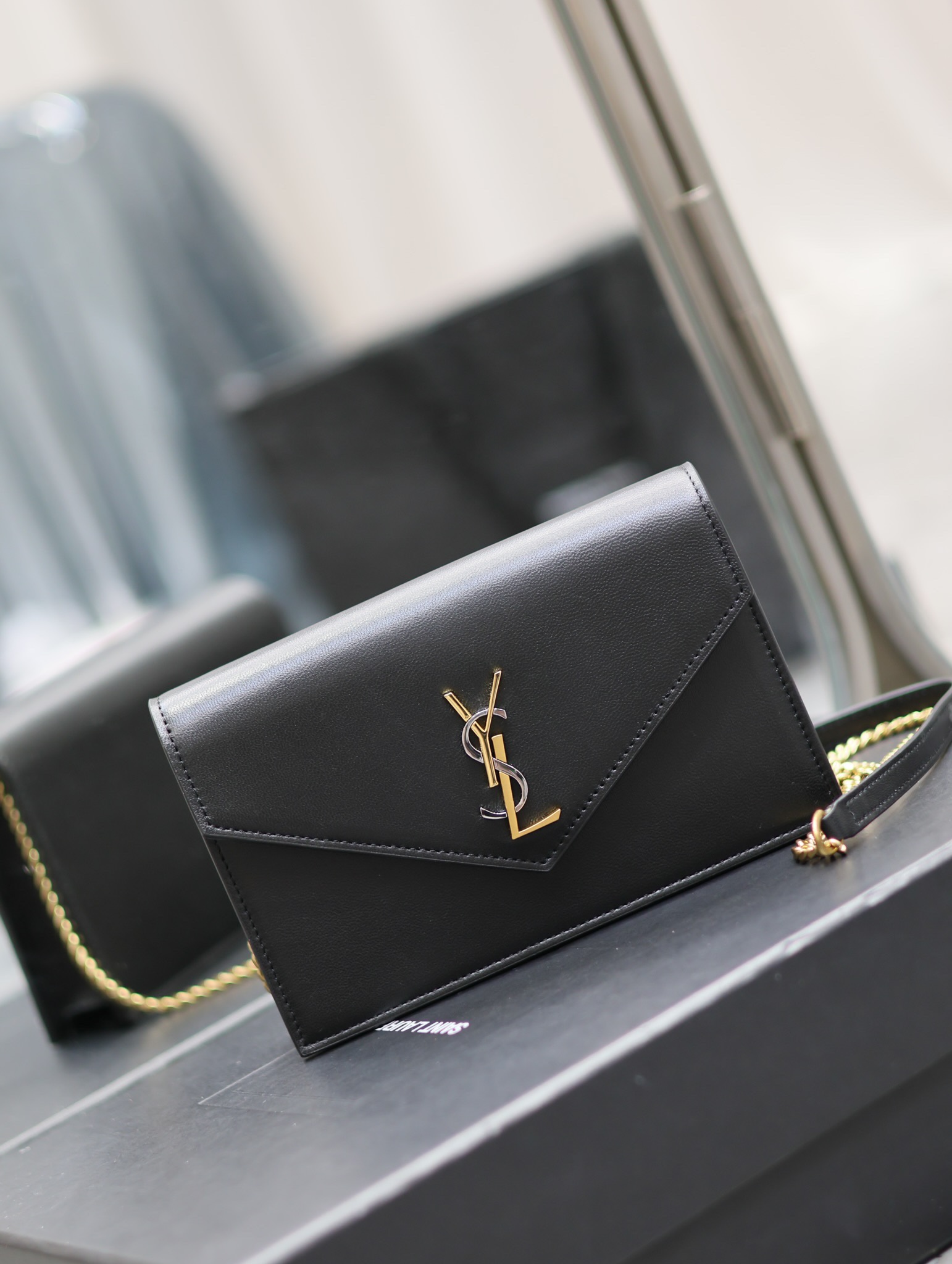 Handbags SAINT LAURENT 393953 size 19x11.5x4 cm - vstockx