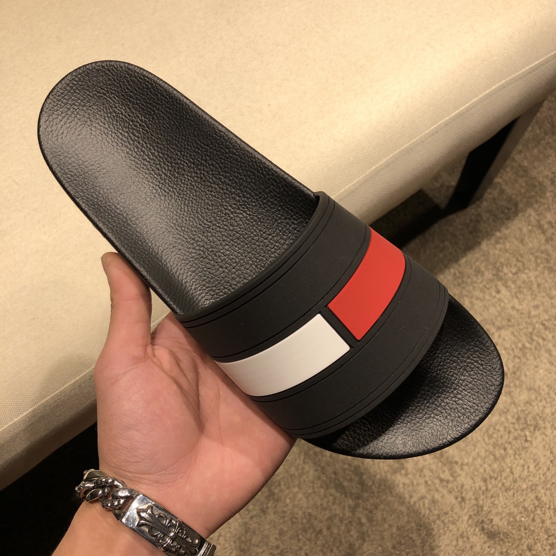Gucci Slippers 45 - vstockx