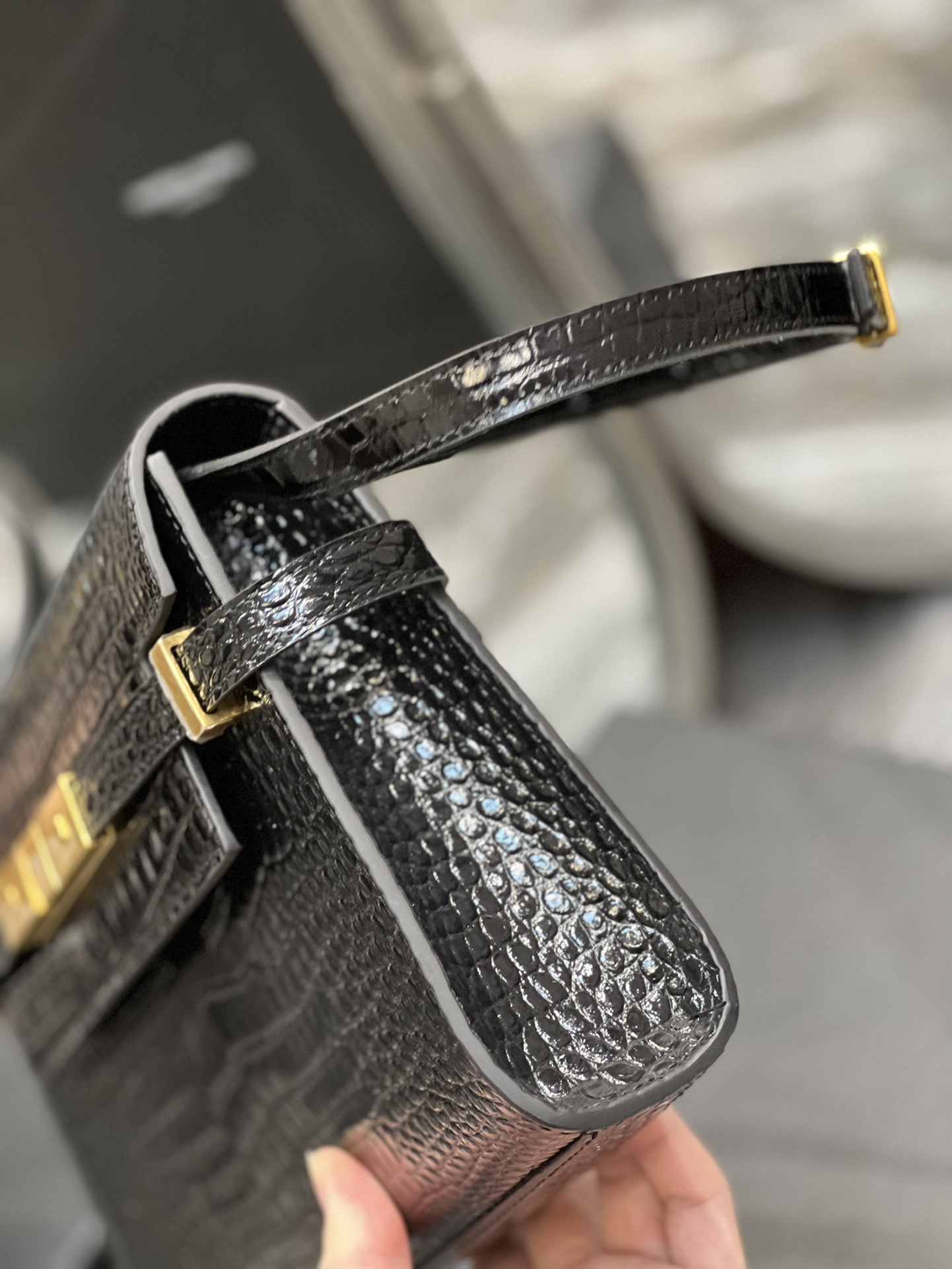 Handbags SAINT LAURENT 675626 size 24x17.5x6 cm - vstockx