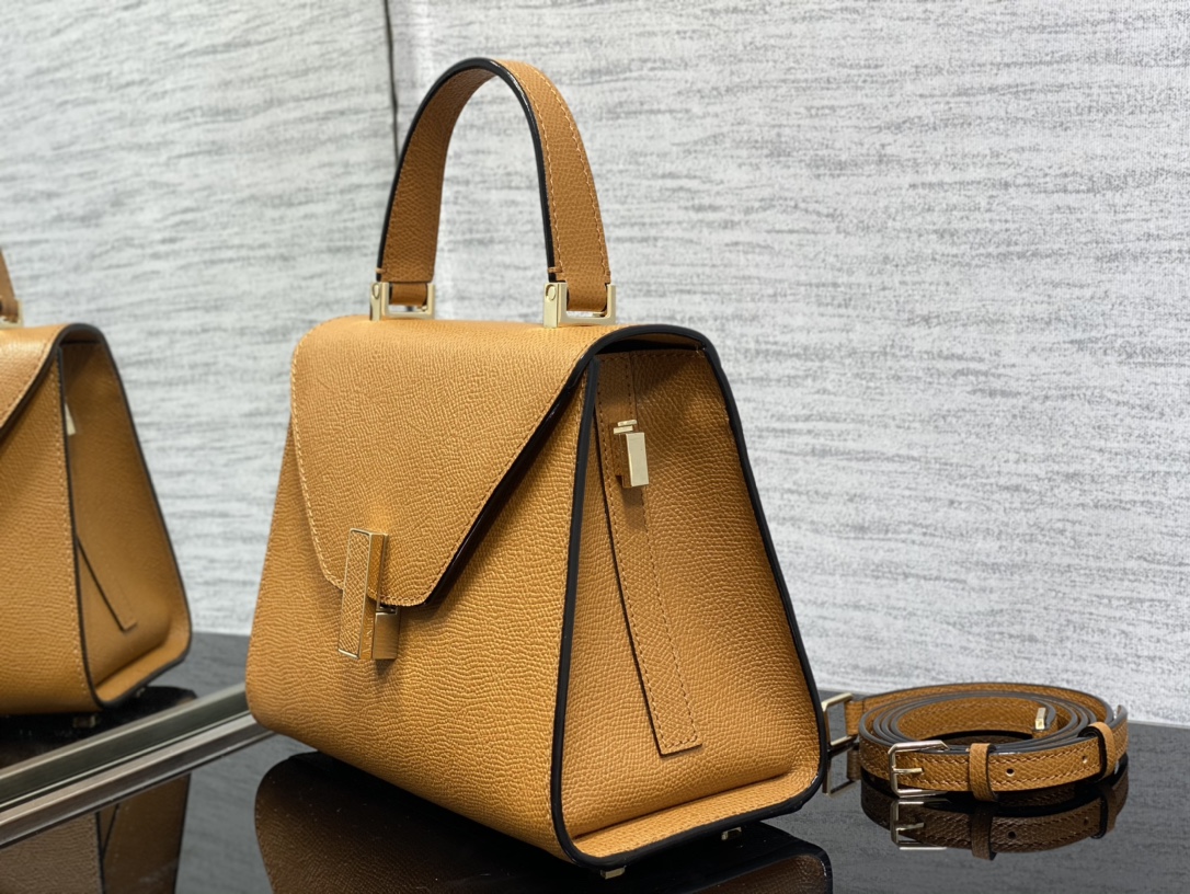 Handbag VALEXTRA size *'* - vstockx