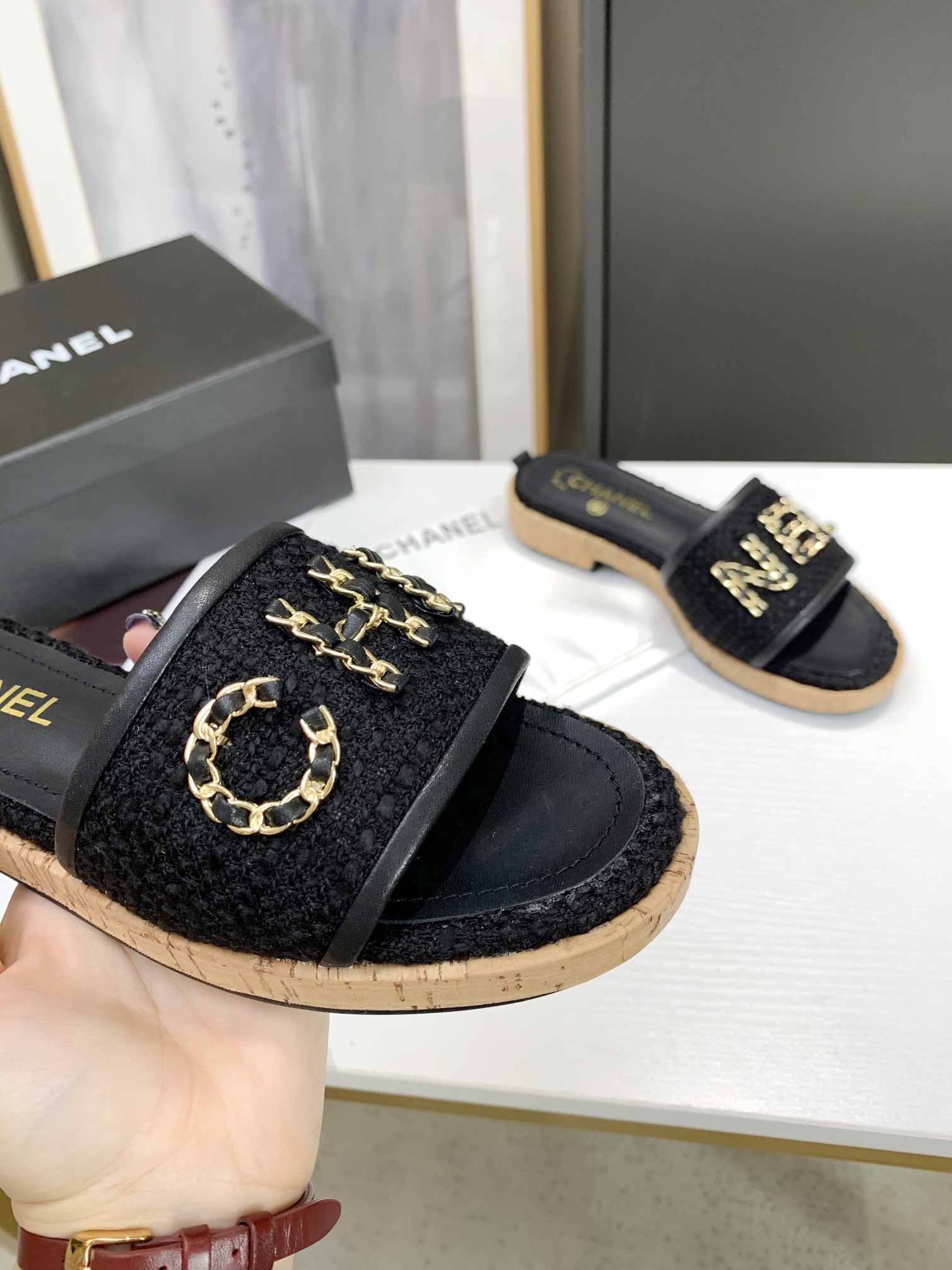 Chanel Slides 24 - vstockx