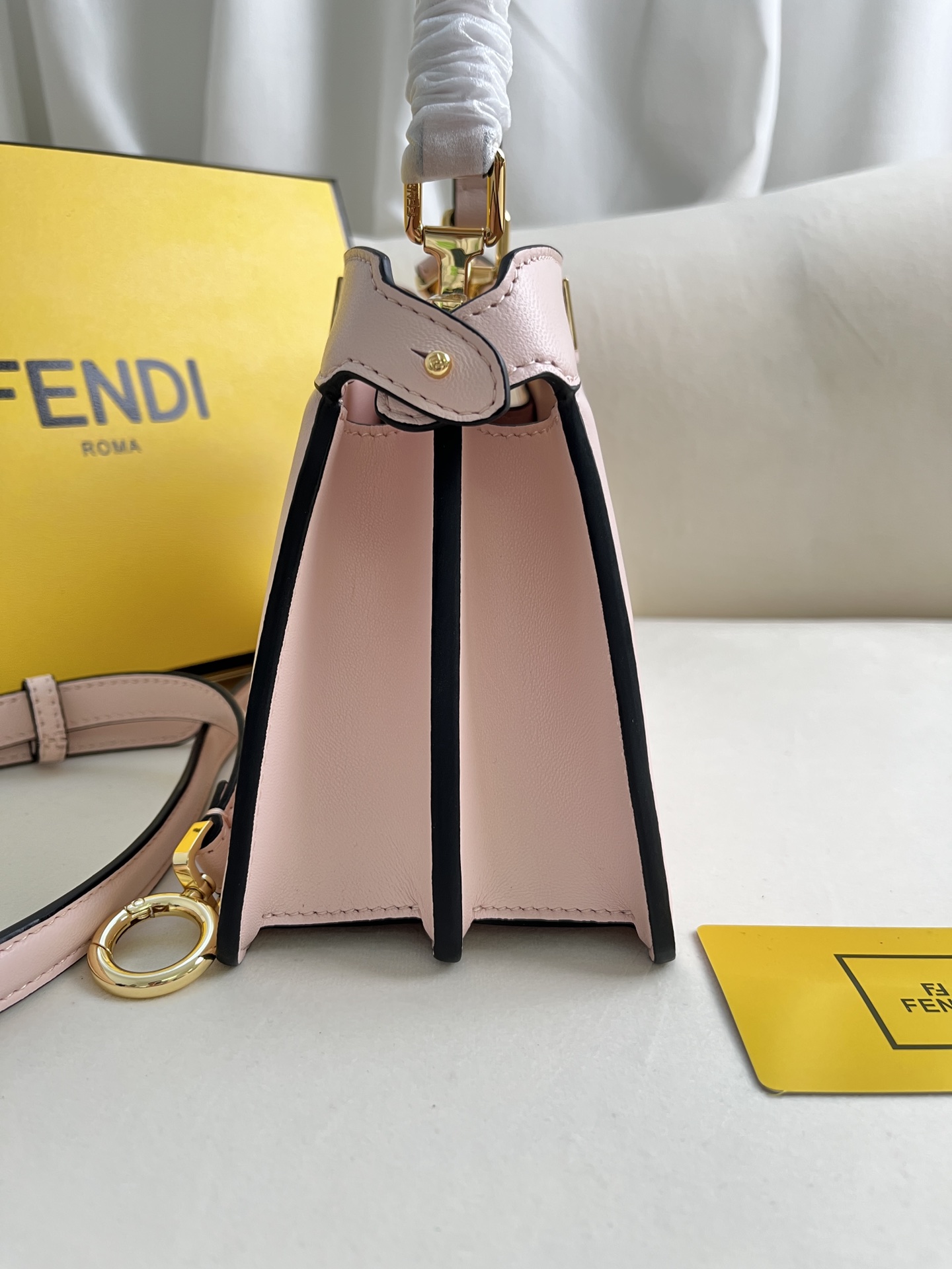 handbags FENDI 0228 size:20*15.5*11cm - vstockx