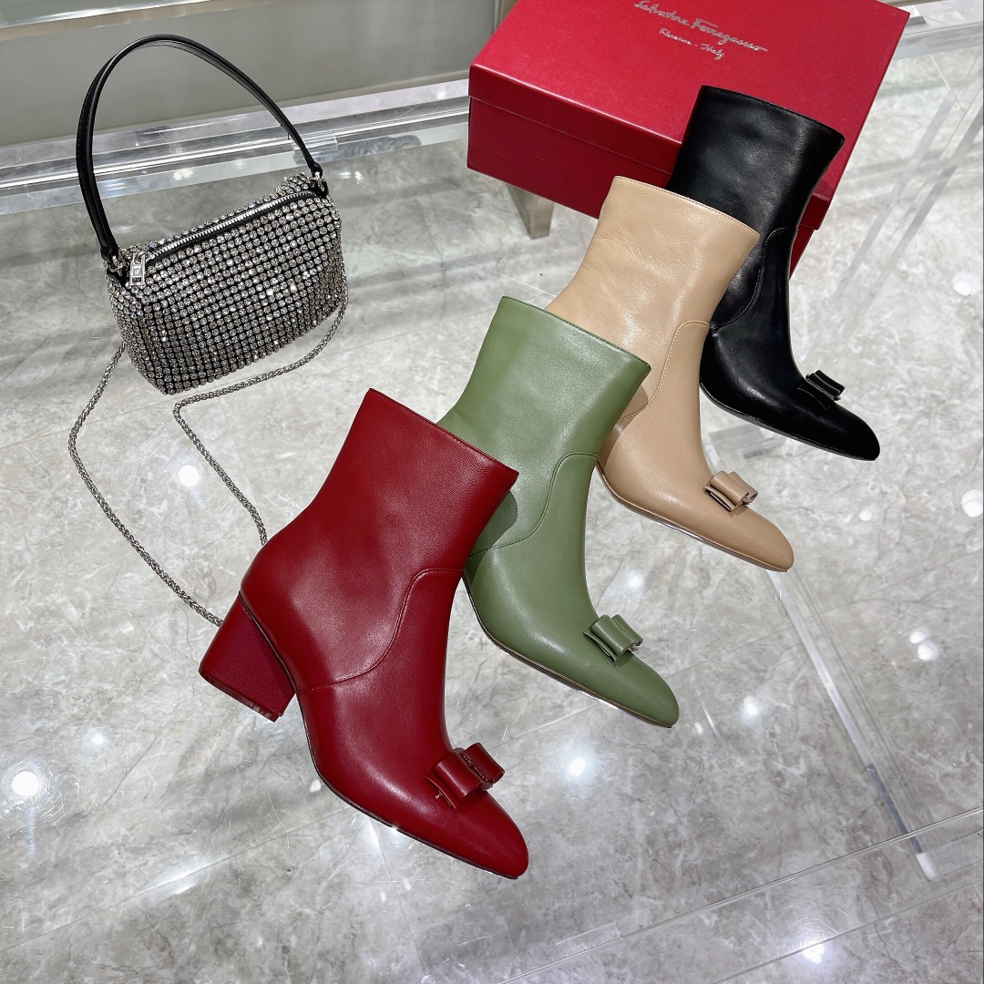 Salvatore Ferragamo Boots 8 - vstockx