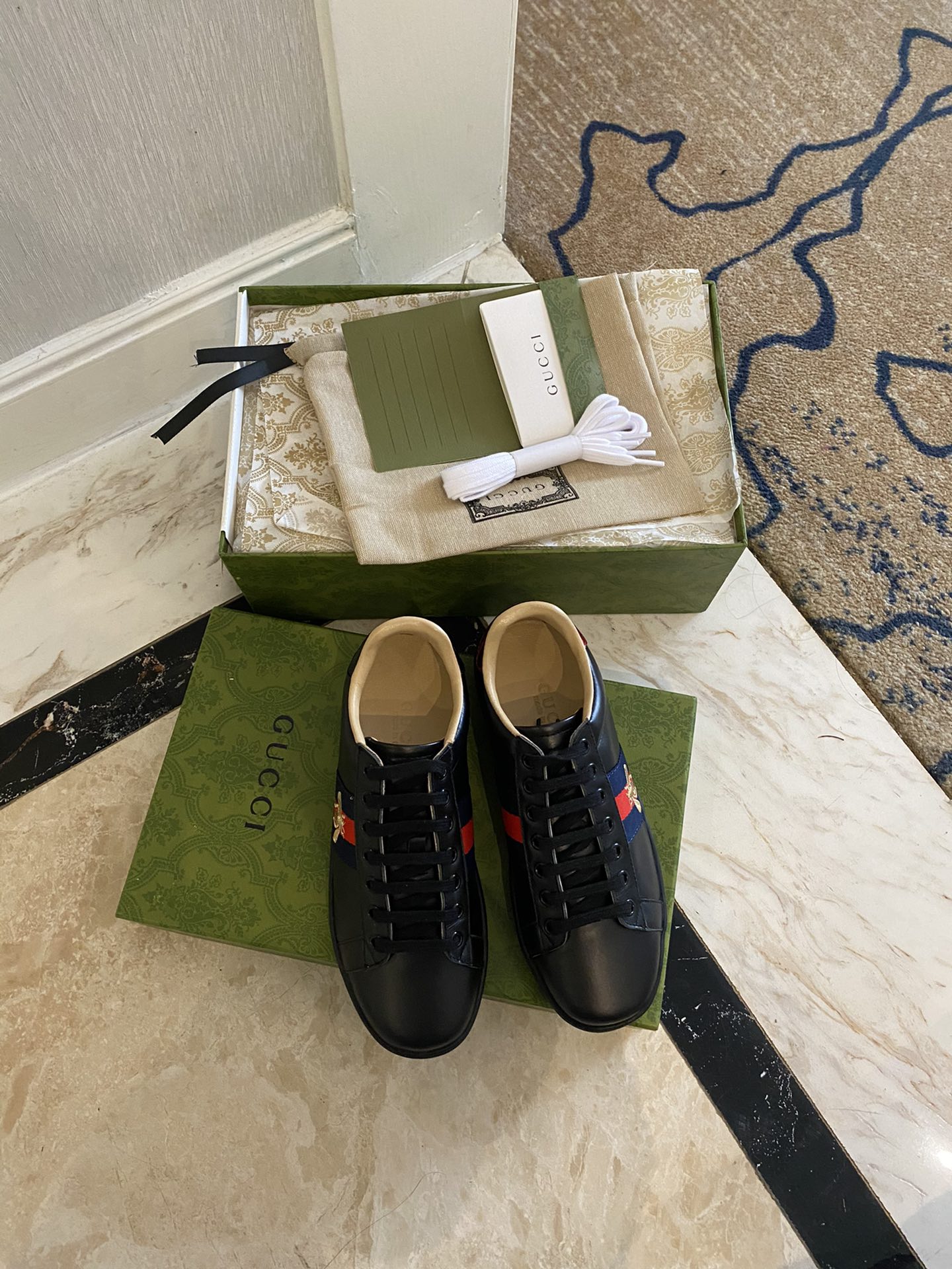 Gucci Women's Ace sneaker with bee sneaker 4 - vstockx