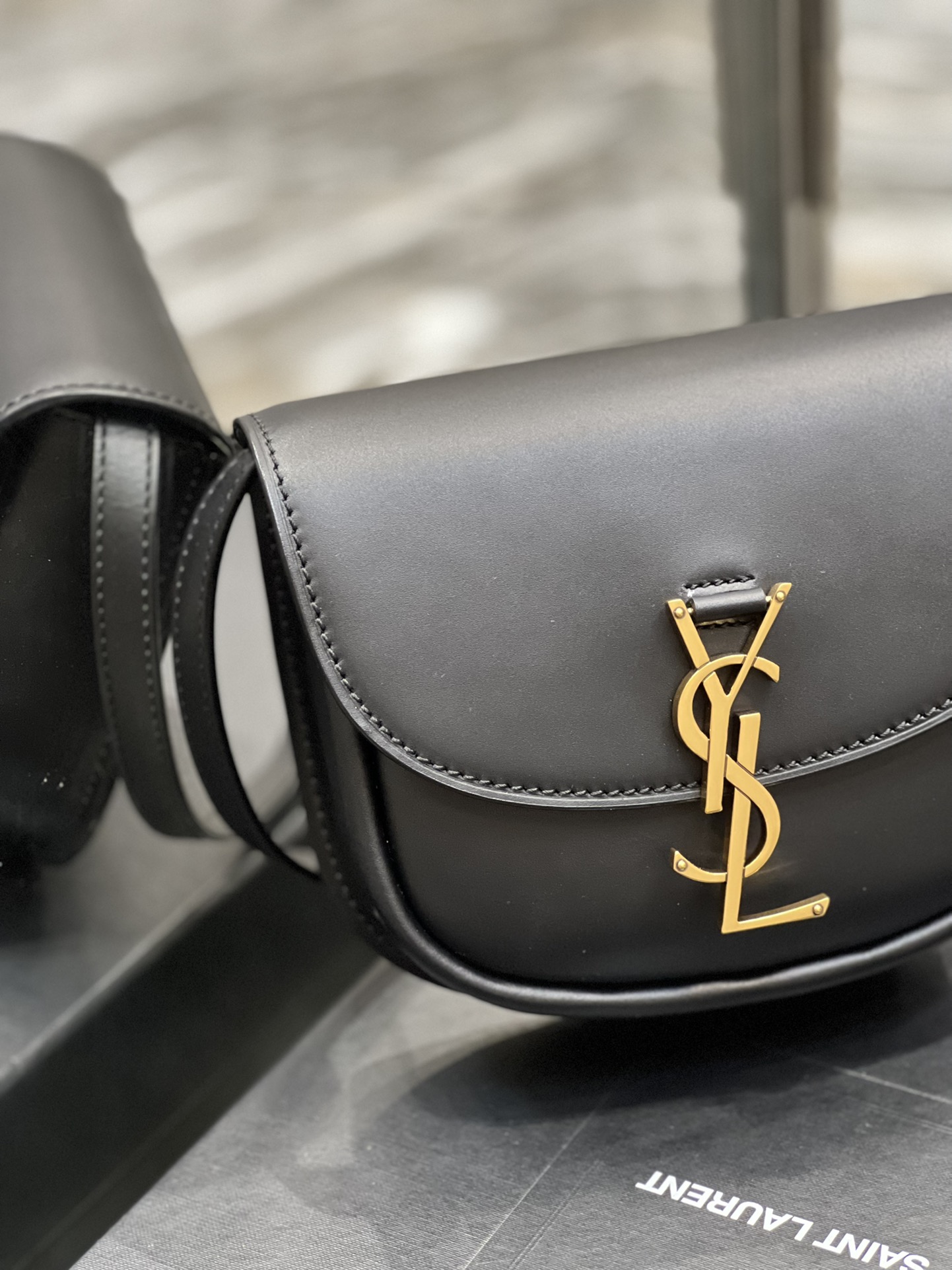 Handbags SAINT LAURENT 619740 size 18x15.5x5.5 cm - vstockx