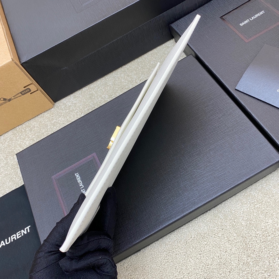 Handbags SAINT LAURENT 565739 size 27x16x2 cm - vstockx