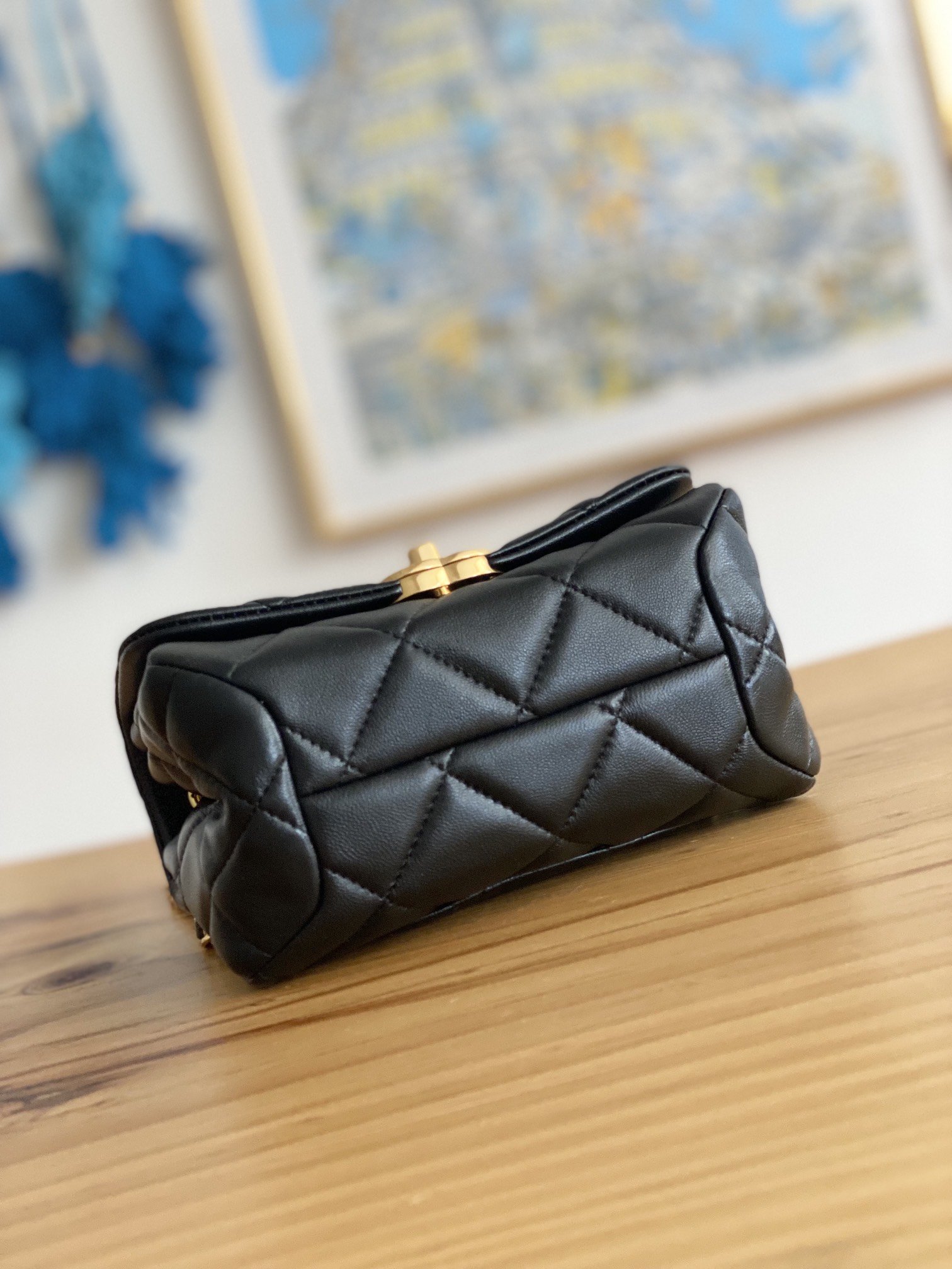 Handbag Chanel 3365 size 17X11.5X8.5 Cm - vstockx