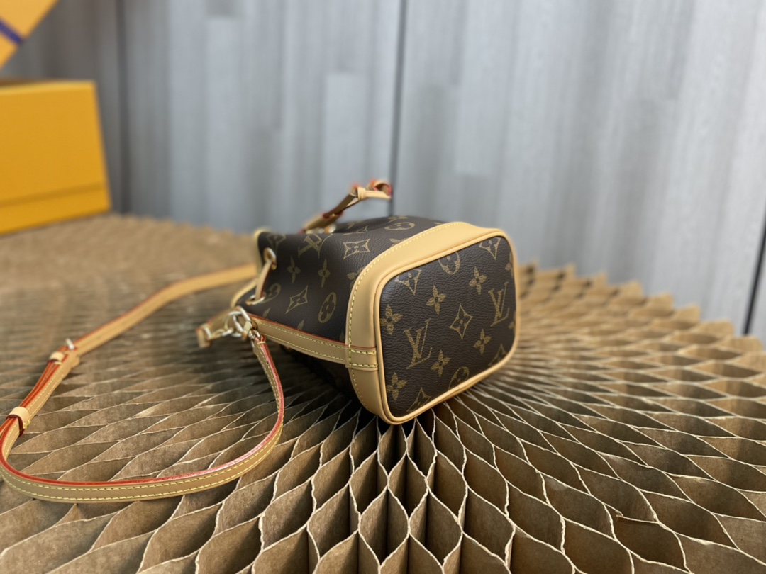 Handbag Louis Vuitton 81266 size 13 x 16 x 10 cm - vstockx